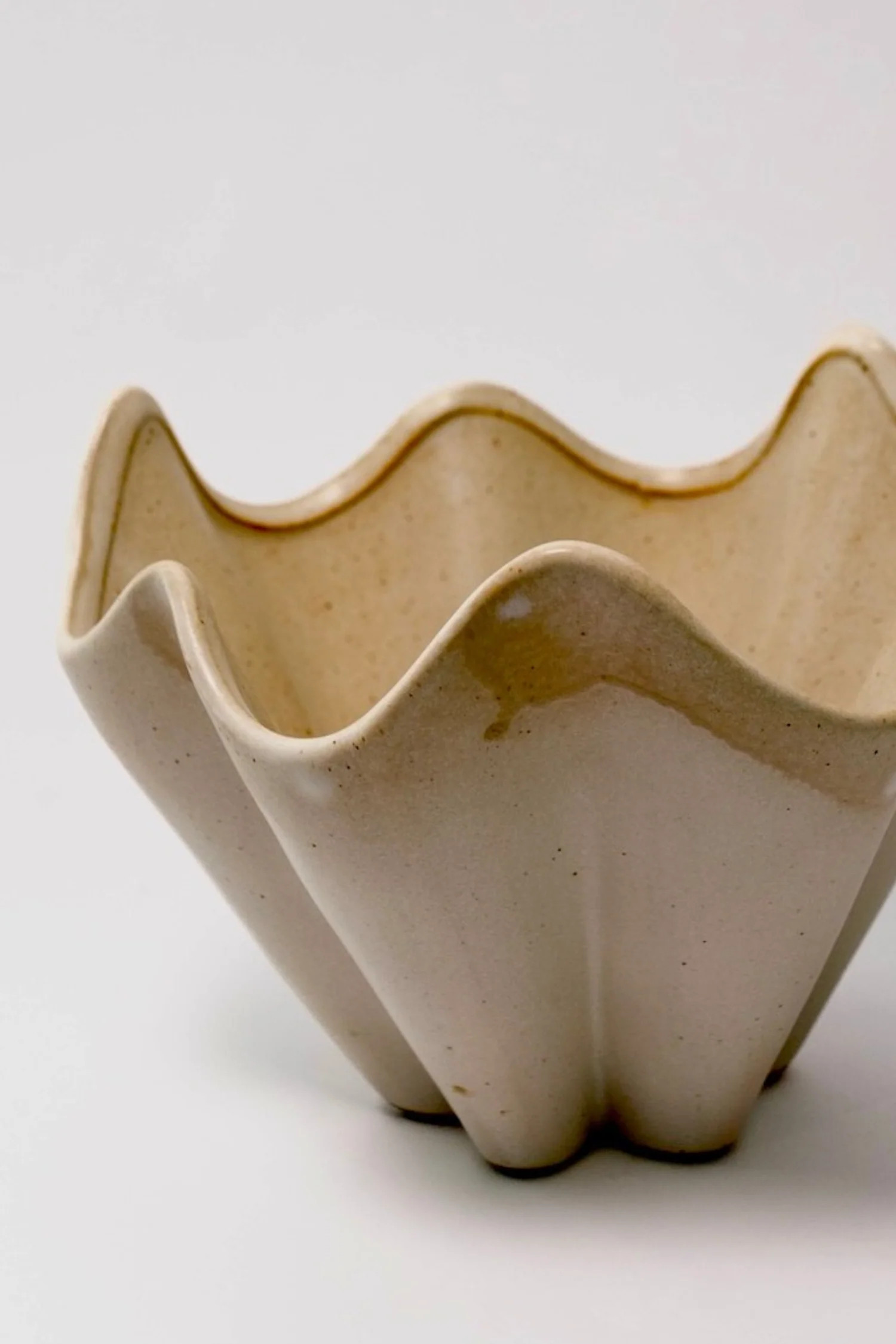 Stoneware Pleated Bowl | THELIFESTYLEDCO