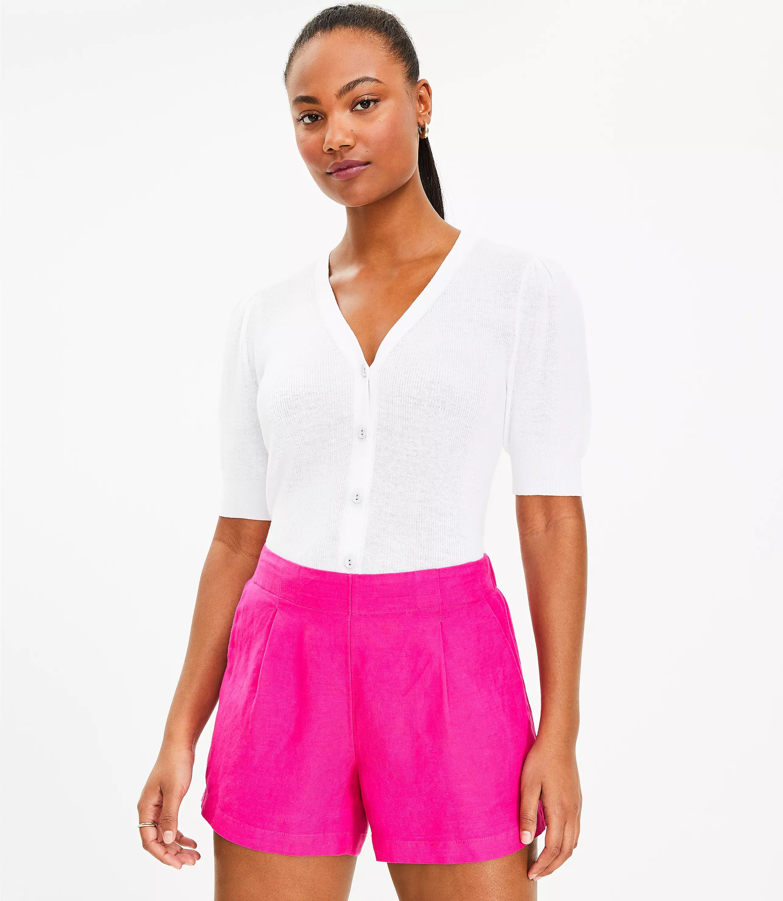 Pleated Pull On Shorts in Linen Blend | LOFT