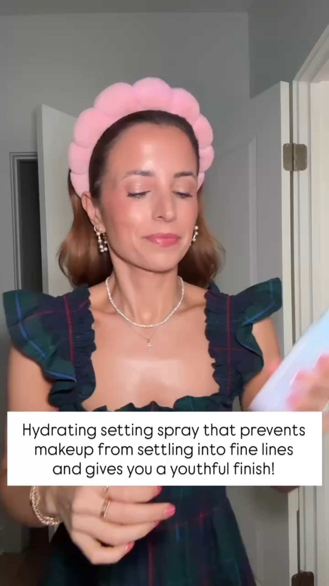 I absolutely love the coaches make up setting spray. Gives your skin a dewy and glassy finish. It locks make up in place and prevents makeup from settling into fine lines! 


#LTKselfcare #LTKmorningroutine #LTKBeauty