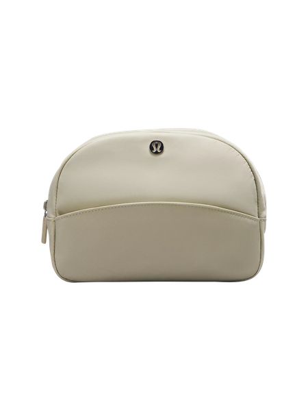 City Essentials Pouch 2L | Lululemon (US)