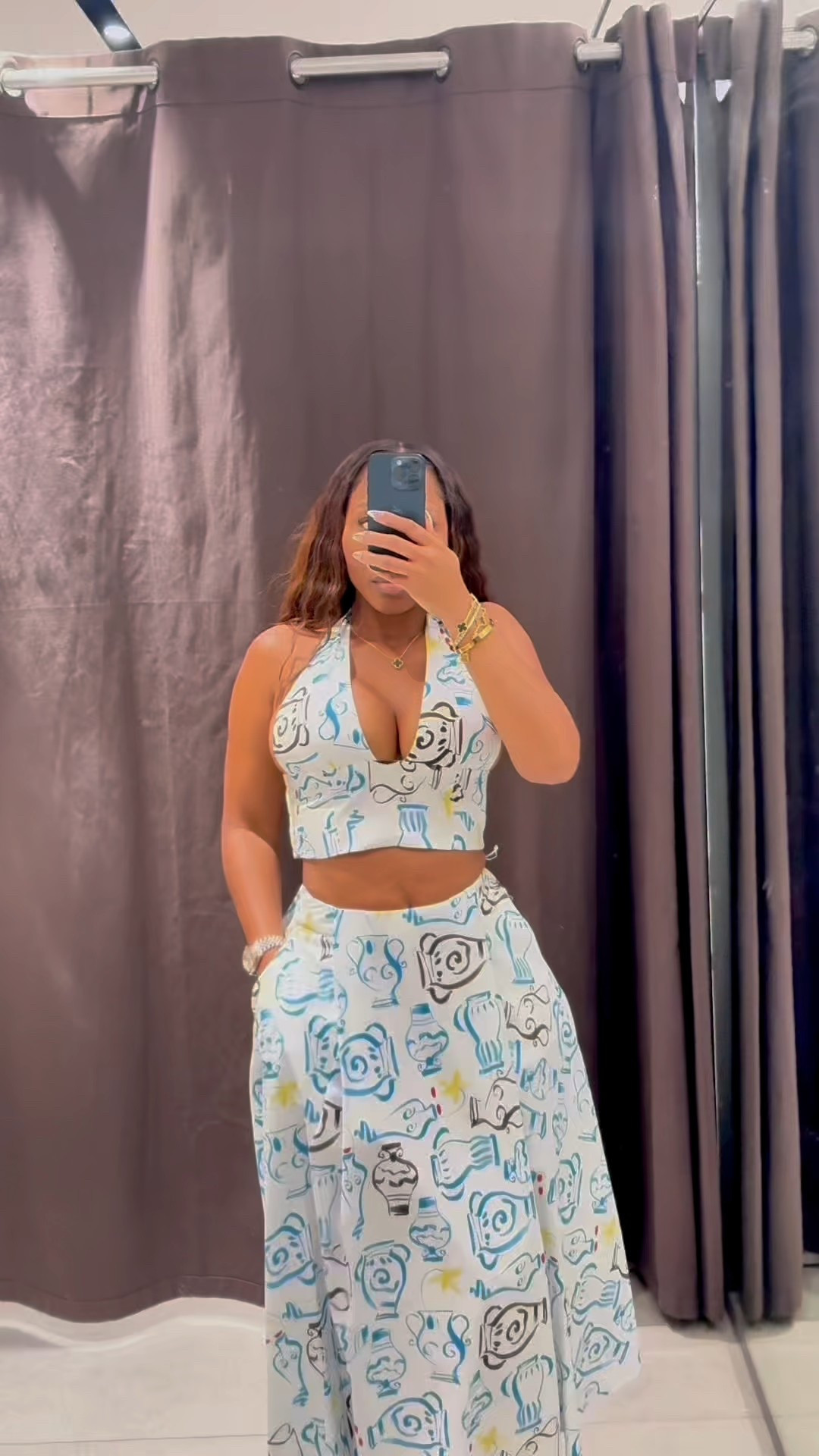 Small Tops Medium bottoms
dresses Small
jumpsuit Medium 

#LTKStyleTip #LTKBeauty #LTKSeasonal