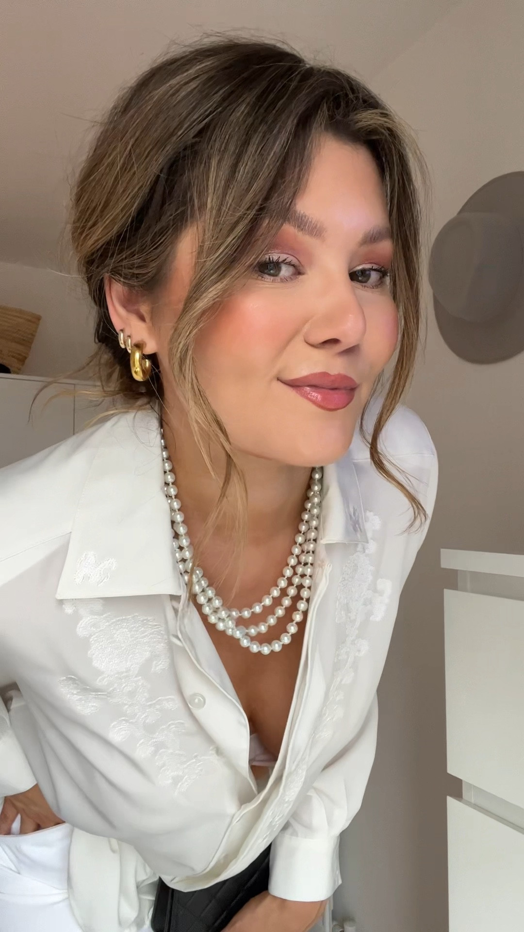 Festive Outfit Inspo - Showing you old pieces from my current wardrobe to prove you don’t need to always buy new for a beautiful Christmas time look. What do you think? Will share more looks over the next few days lovelies. Have linked any exact and similar items below if you are looking to re create this look  

#festivestyling #festivelook #festiveoutfit #festiveoutfits #christmasoutfit #ootd #styleideas #currentwardrobestyling #fashioninspo #outfits #outfitinspo #allwhiteoutfit #chicstyle #pearls #styleinspo #christmasstyle #shirtdetail #whitetrousers #outfitdetails #grwmoutfit

#LTKstyletip #LTKfindsunder50 #LTKSeasonal