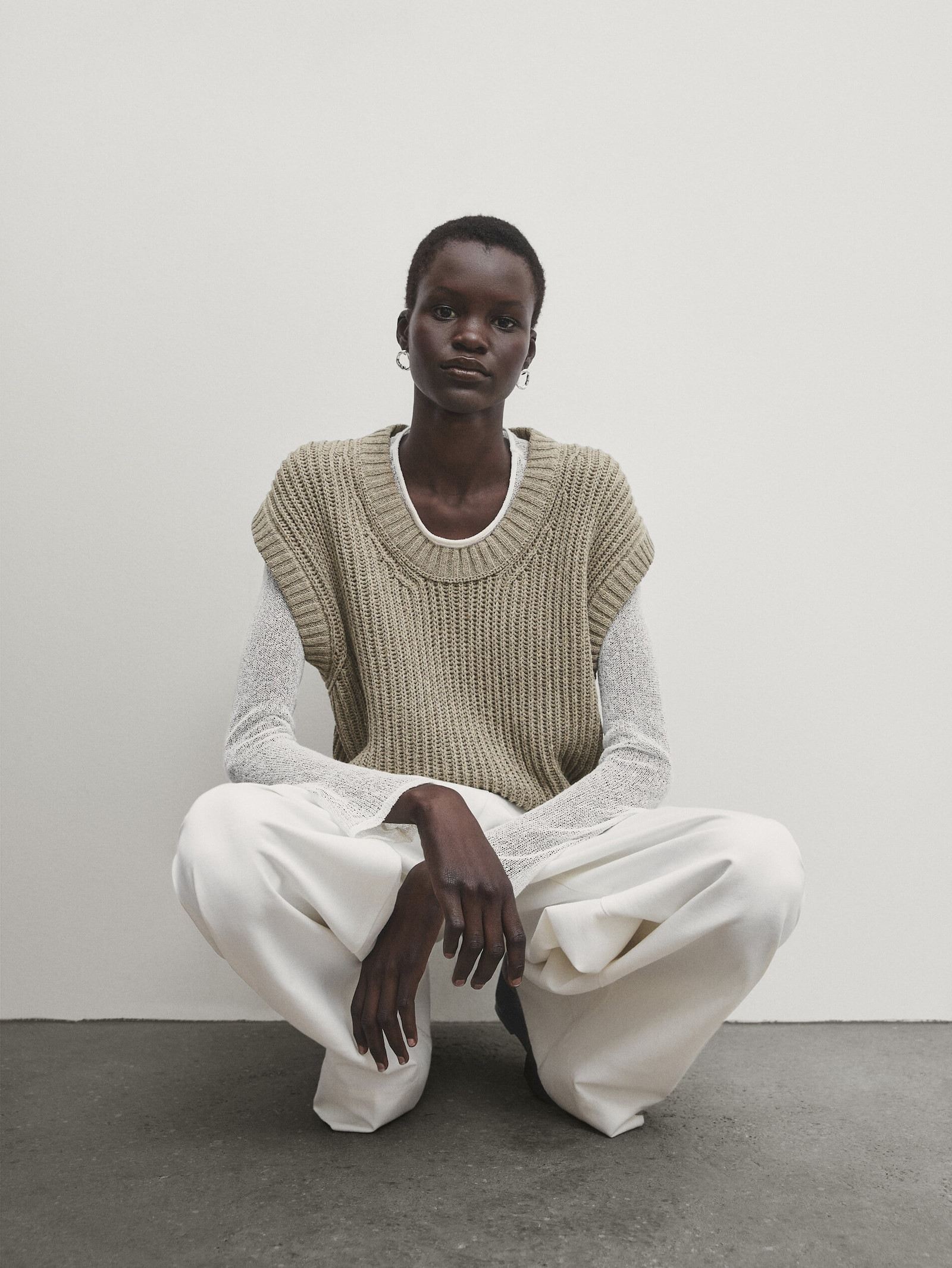 Strickweste mit Rundausschnitt und Patentmuster | Massimo Dutti DE