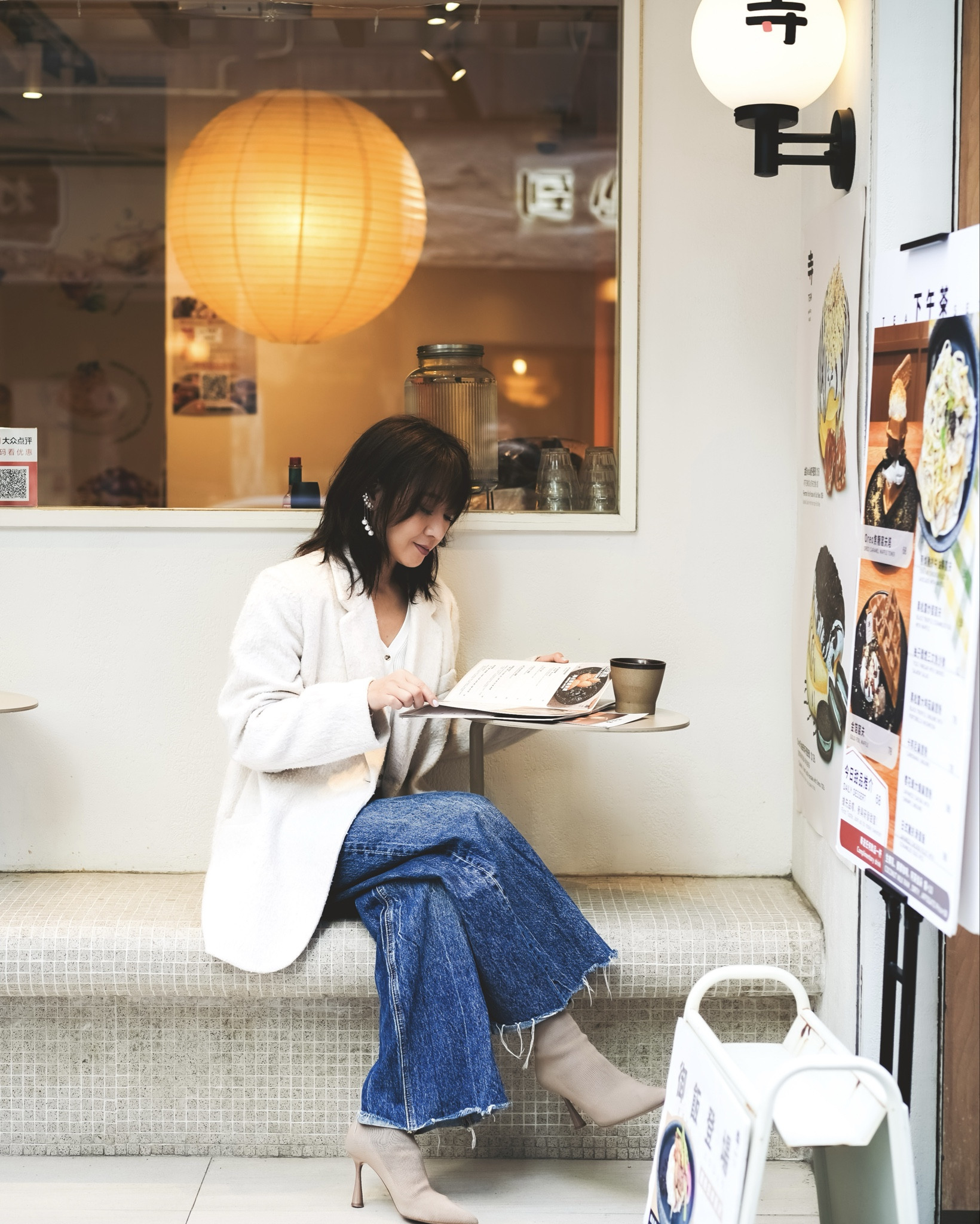 Life is short
Always keep your elegance to light up your world.

#blazer hm
#jeans Zara 
#signatureearrings 
#boots 

#LTKFashionMonth #LTKstyletip #LTKspring