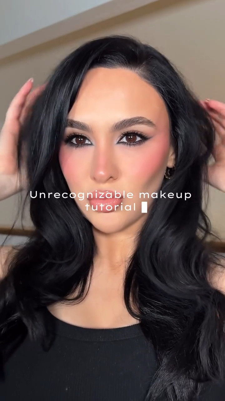 Unrecognizable makeup full tut 🖤

@tirtir_official milk toner
@clinique moisturizer
@kiehls avocado eye cream 
@makeupforever oil control primer
@charlottetilbury flawless filter
@urbandecaycosmetics face bond foundation 
@doseofcolors concealer 
@fentybeauty lip balm
@rarebeauty contour stick ‘always sunny’ 
@lauramercier translucent powder, starlight eyeshadow stick (code Sellam20)
@yslbeauty eyeshadow palette
@maybelline mascara 
@maccosmetics black eyeliner 
@armanibeauty blush #51
@velourbeautyofficial lashes 
@makeupbymario nude glow lip plump 

#makeupartist #makeupideas #makeuptutorial #makeupoftheday #blush #grwm