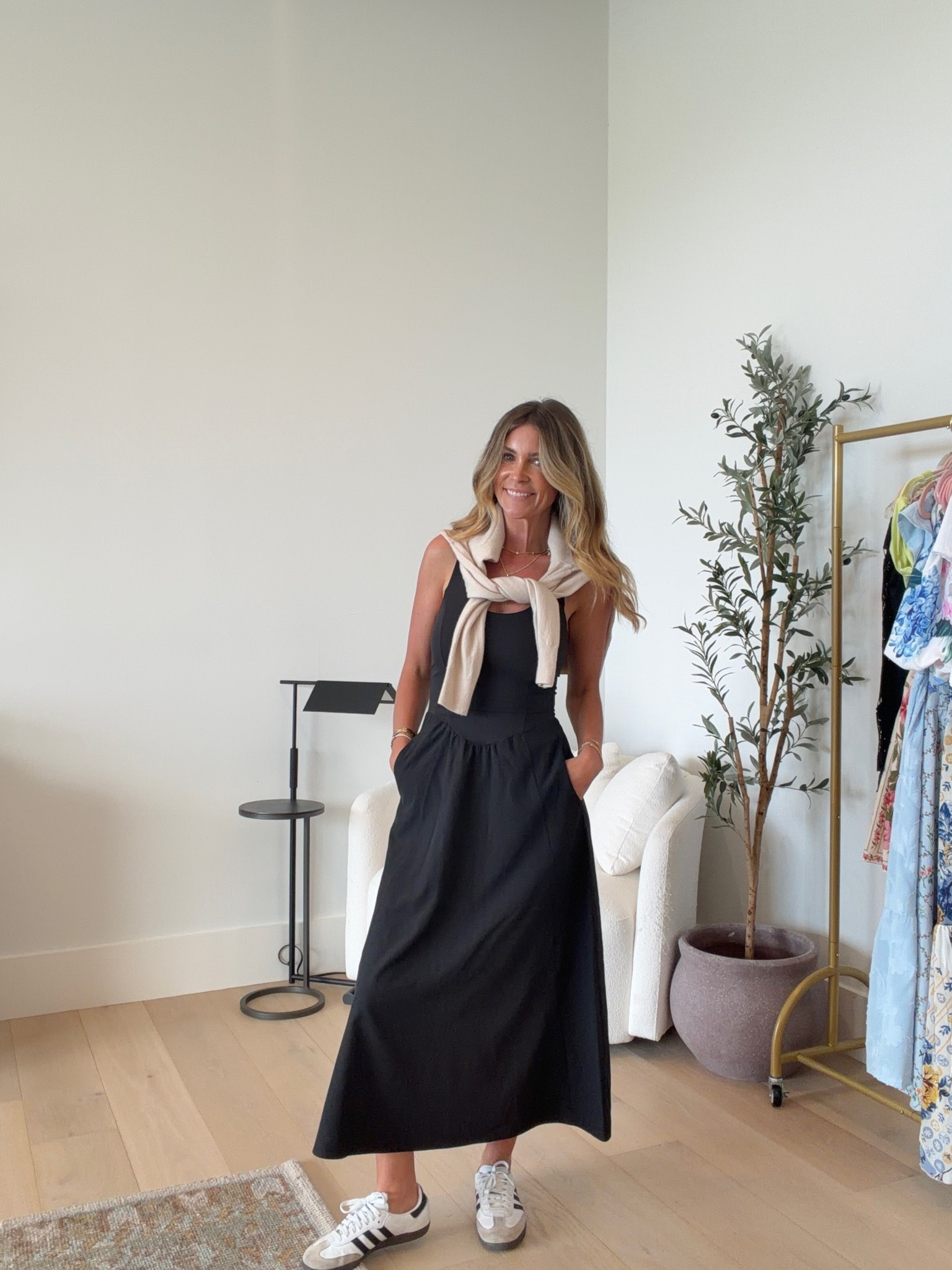 What’s better than a $25 dress? One that doesn’t need a bra or any fluff! So easy and perfect for summer! Grab 2 colors XS-XXXL before they sell out!

#LTKOver40 #LTKootd #LTKPetite