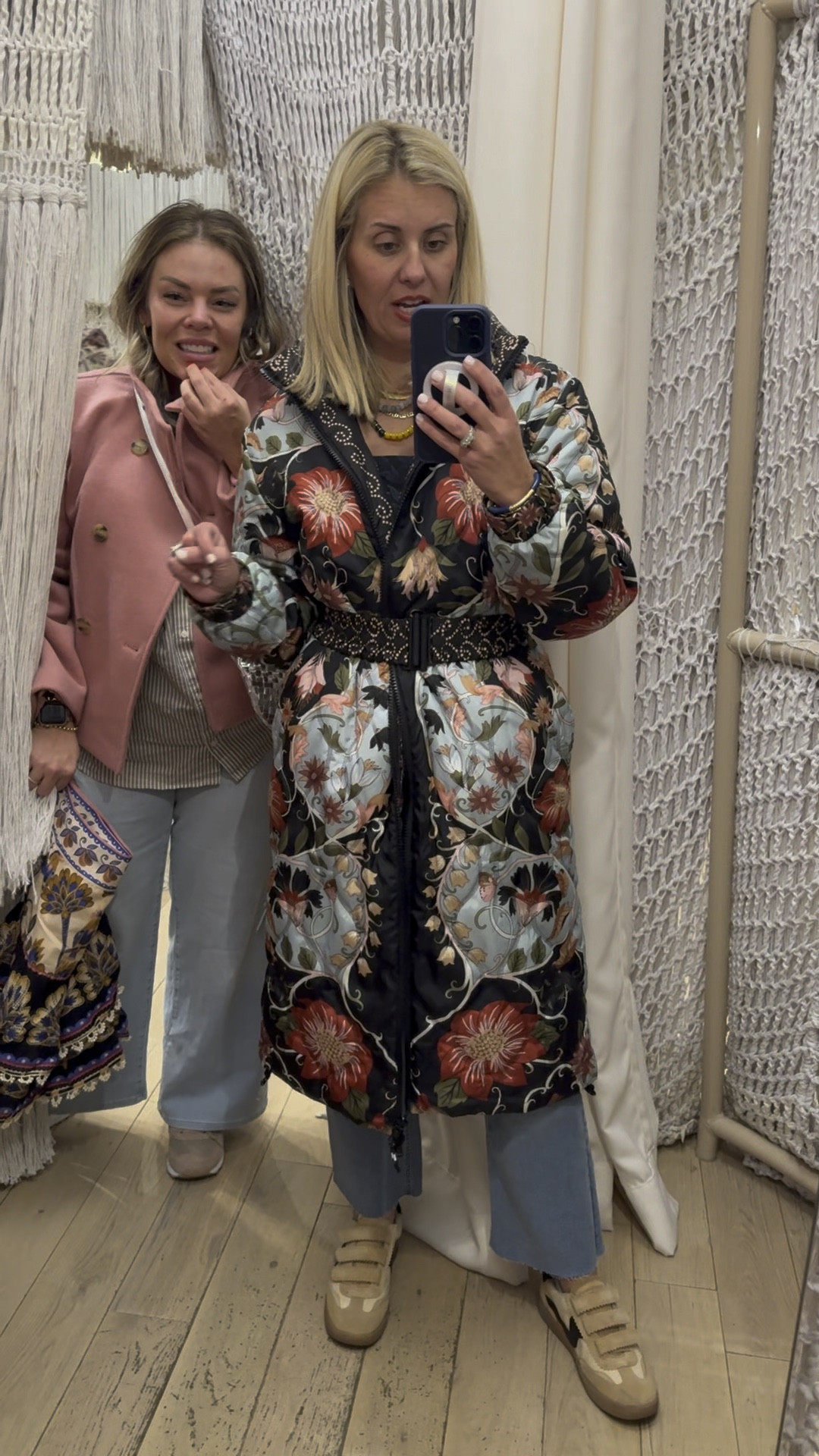 You had me at reversible!

This one runs a bit generous 


#LTKSeasonal #LTKGiftGuide #LTKStyleTip