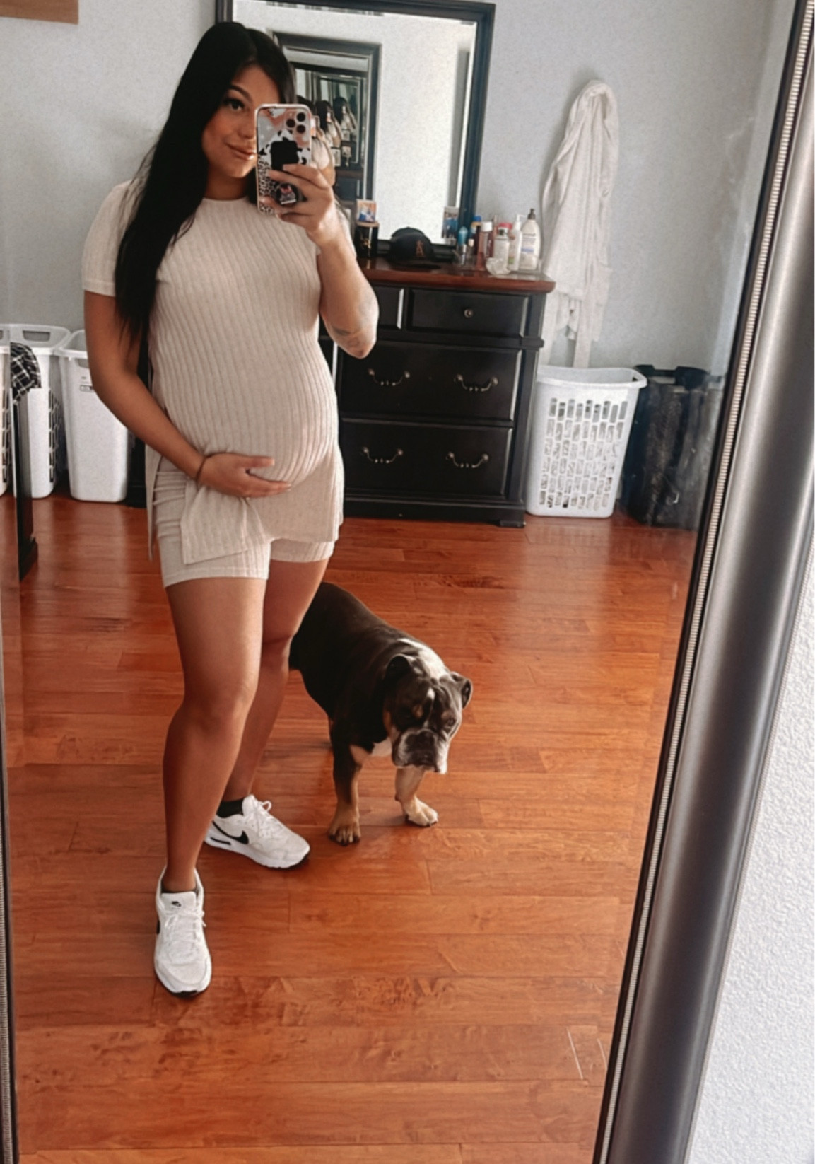 Ribbed shirt & shorts set 
Size medium / 5’4
Nike air max SC : size 7 

#LTKFamily #LTKBump #LTKBaby