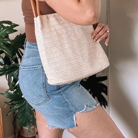 Amazon fashion find - small straw tote / shoulder bag

Summer fashion, summer accessories, beach vacation, coastal style


#LTKunder50 #LTKFind #LTKitbag