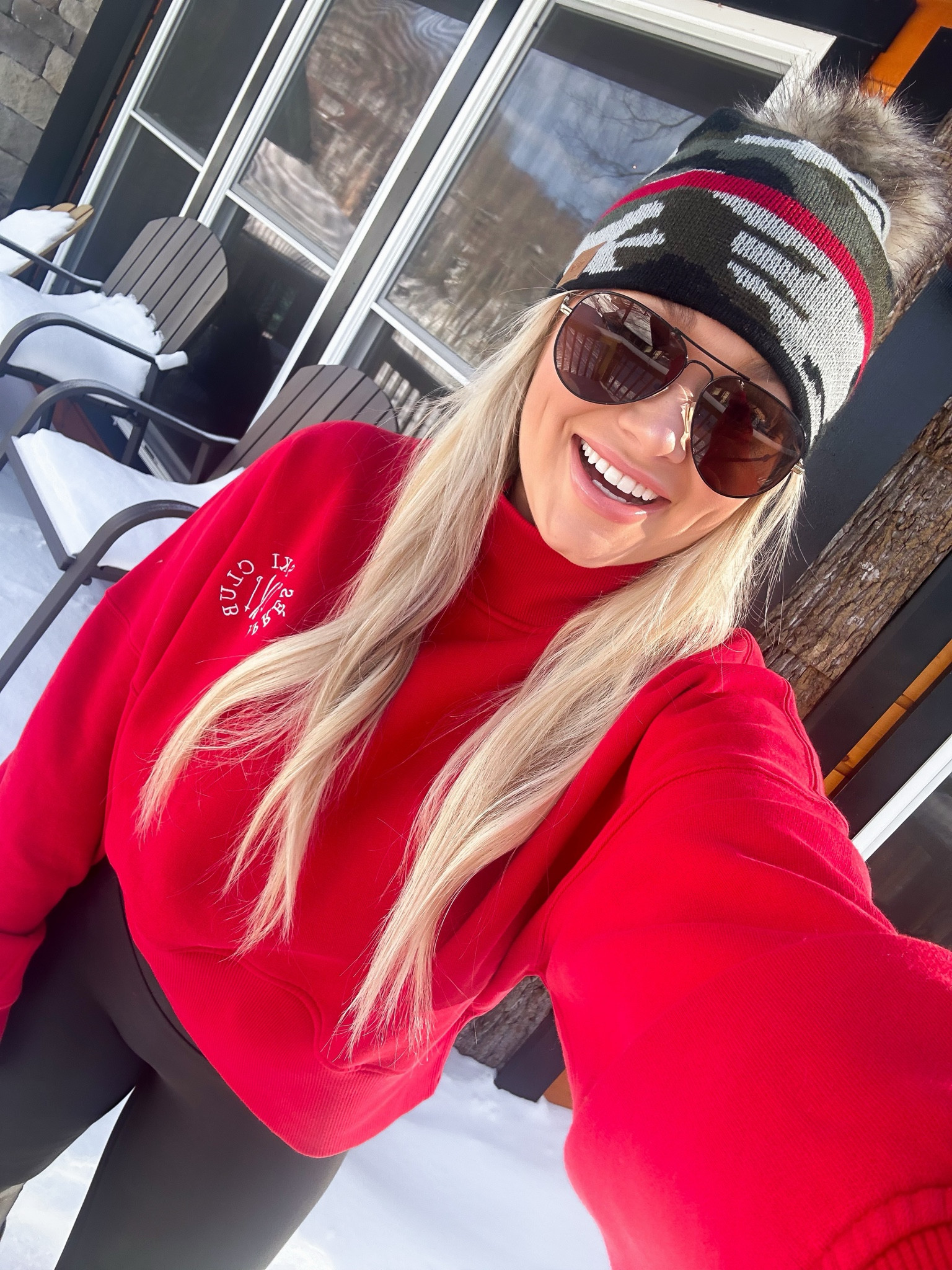 Apres ski club sweatshirt - wearing size medium 

#LTKTravel #LTKFindsUnder50