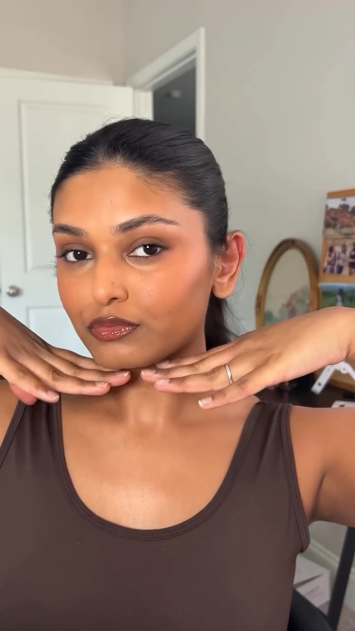 silent grwm turns to silent review turns to yappathon turns to being late 
@tirtir_global @hourglasscosmetics @rarebeauty @kulfi.beauty @genseebeauty  #grwmroutine #browngirl #brownskin #kbeauty #silentreview #beautyreview #browngirlmakeup #brownskinmakeup #tirtir #rarebeauty #hourglasscosmetics #kulfibeauty #genseebeauty