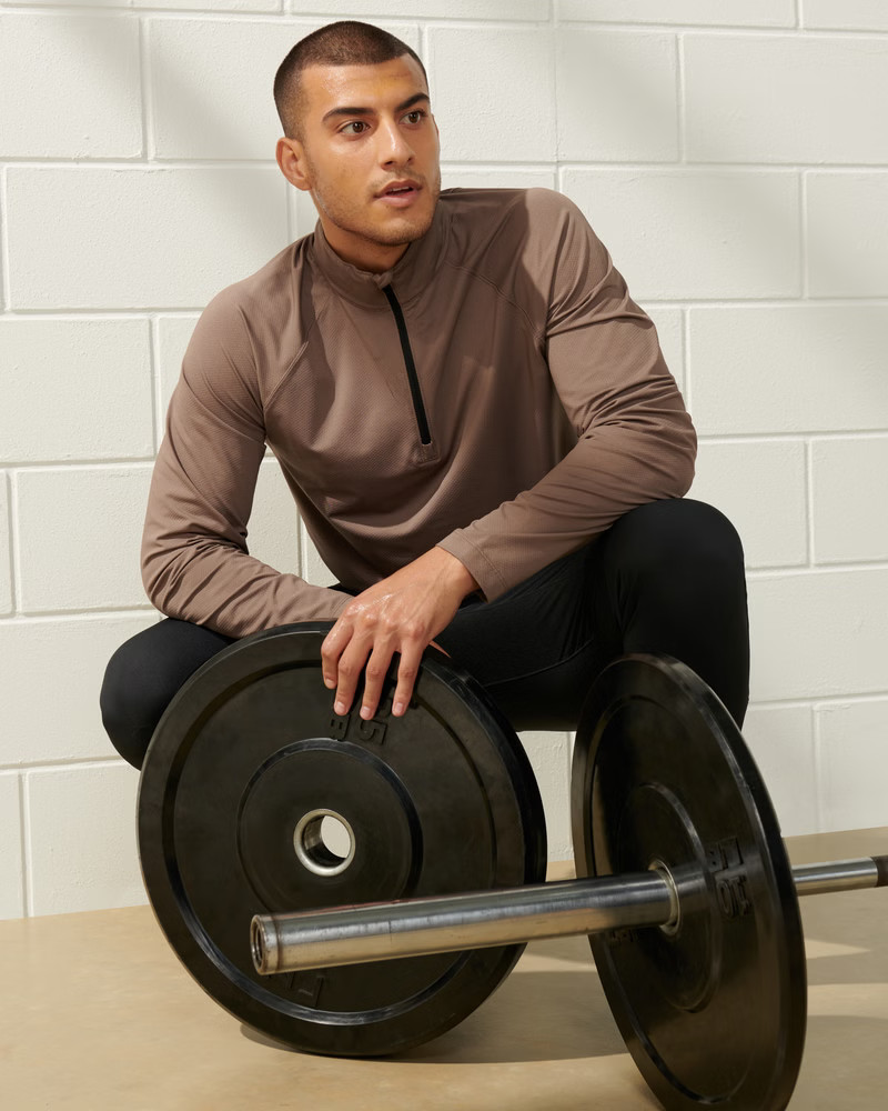 YPB powerMESH Quarter-Zip | Abercrombie & Fitch (US)