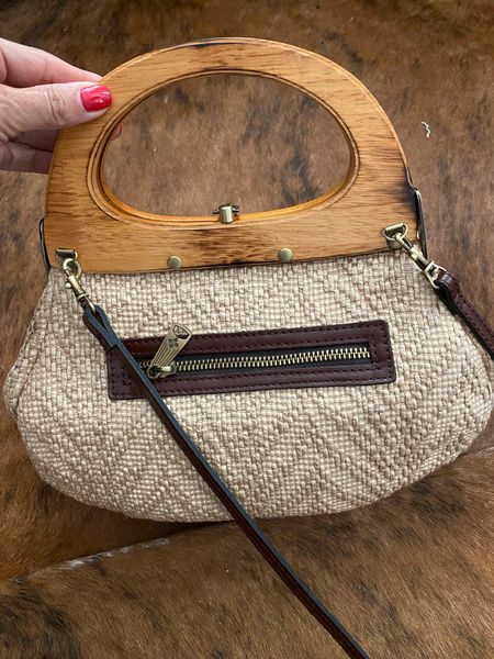 Obsessed with these wood handles! So retro!! And has a crossbody Noah option with the strap. Perfect for spring and summer or that warm vacation!

#LTKtravel #LTKitbag #LTKstyletip