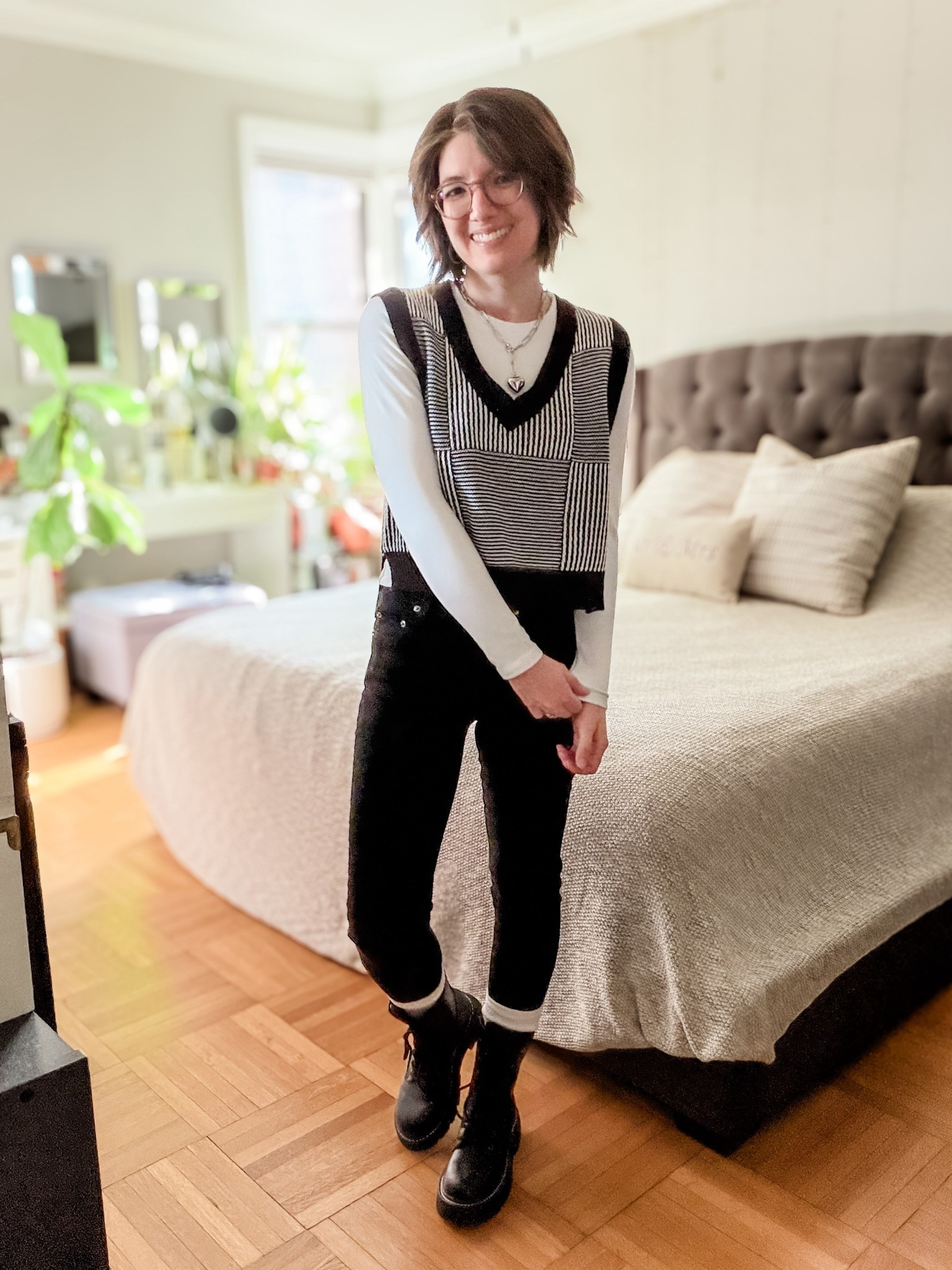 Log sleeve tee: TTS
Vest: TTS
Skinny jeans: TTS
Combat boots: TTS

#LTKCyberWeek #LTKSeasonal #LTKHoliday