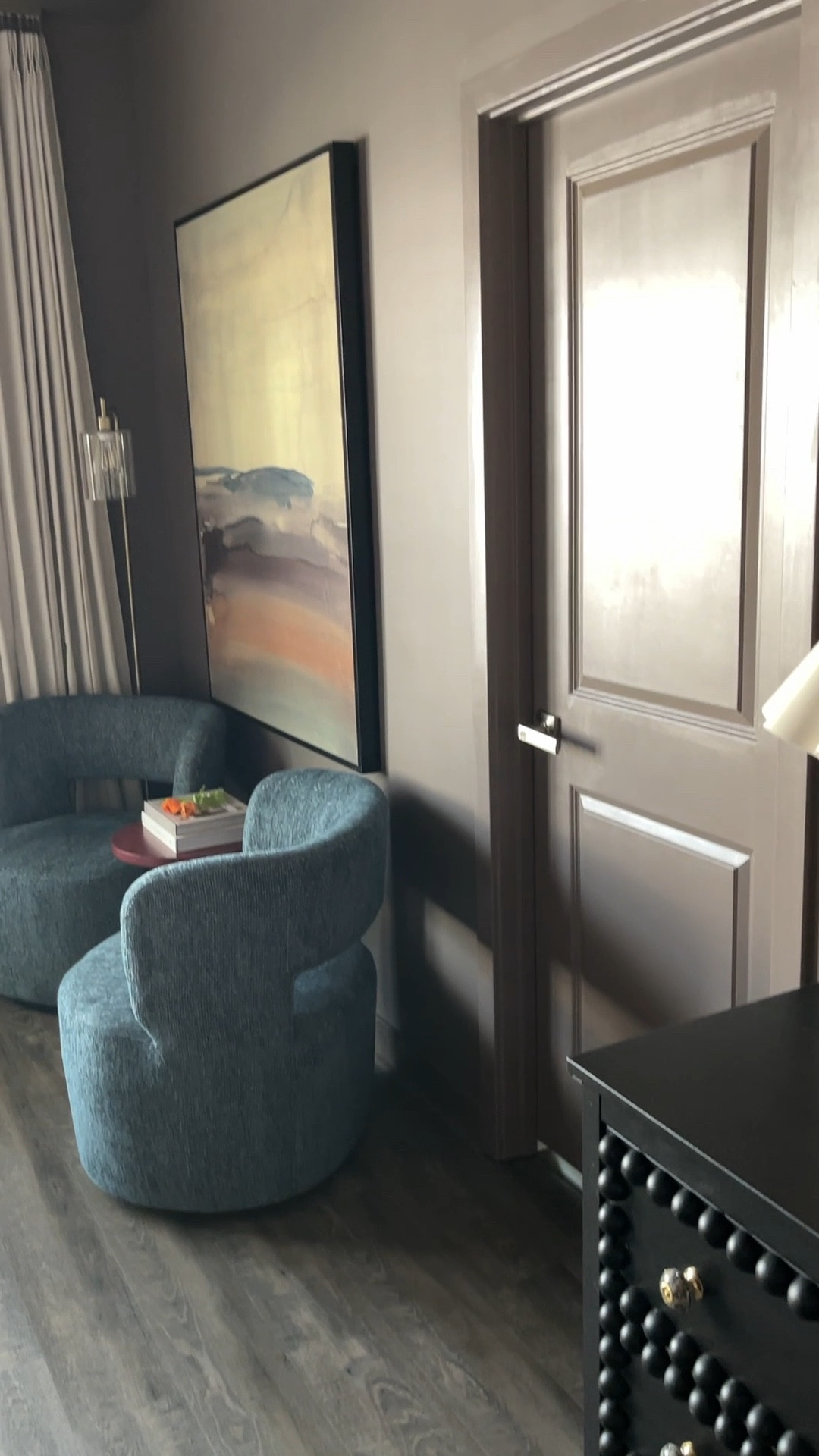 Bedroom Artwork 

I’ve been looking for a piece similar to this artwork I found at a warehouse sale last fall. But, I finally found the exact piece! 

#LTKHome