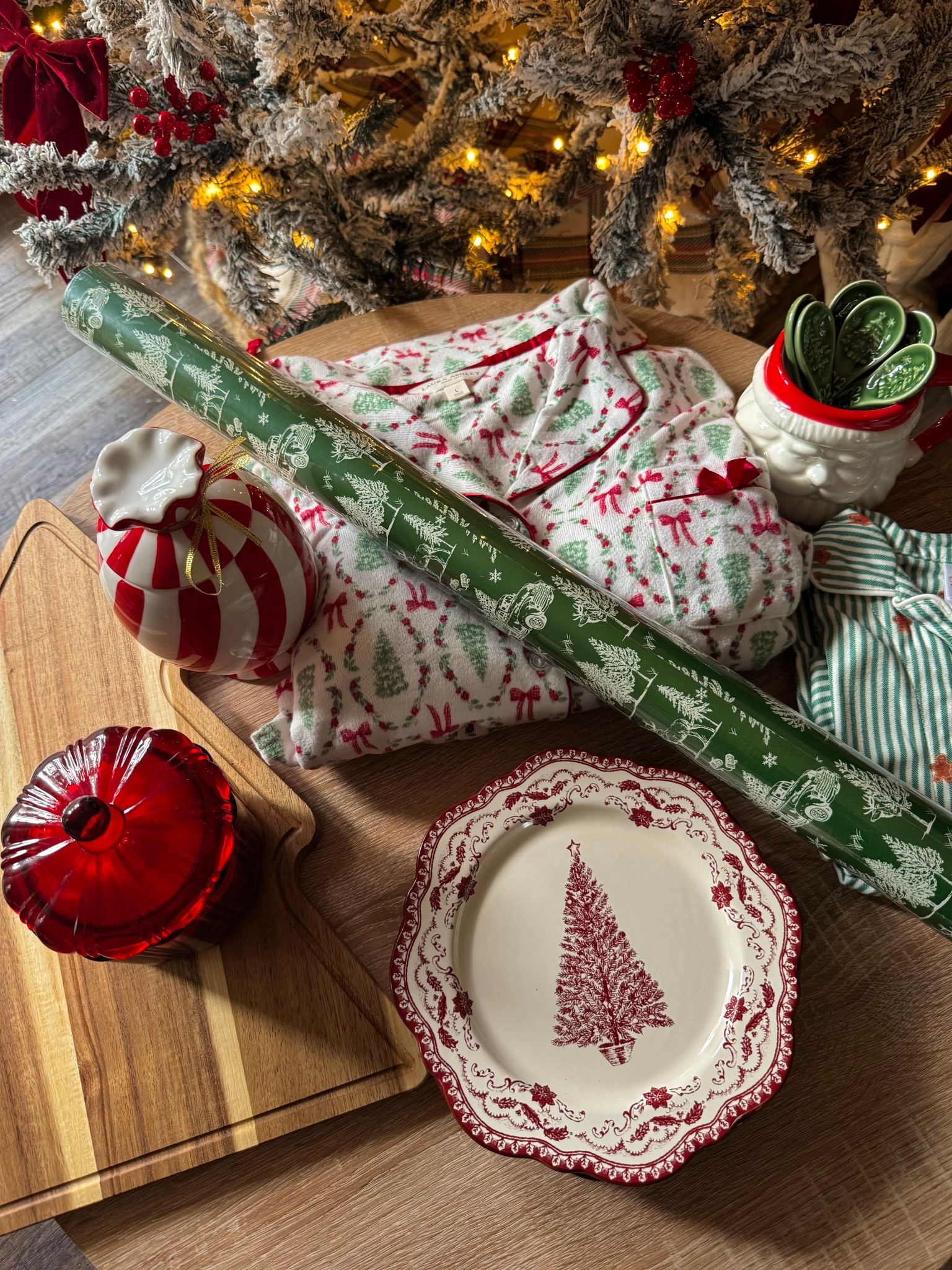 Christmas decor, haul, holiday, coffee bar 

#LTKHoliday #LTKGiftGuide #LTKSeasonal