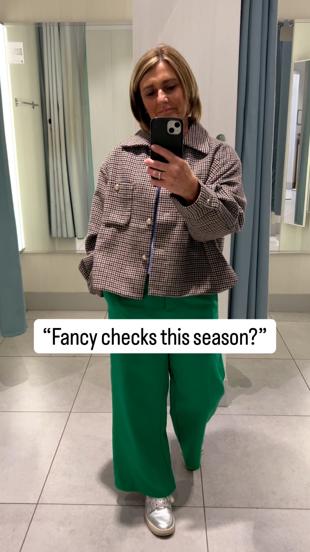 A great way to add checks this season.

A great jacket or coat is an easy way to add in checks to your new season wardrobe, I found this short jacket in H & M today.

It’s oversized so if you want a neater fit then do size down but as a size 6/8 the XS fitted me as I wanted with room to add in a knit underneath without feeling too bulky.

Let me know if you try.