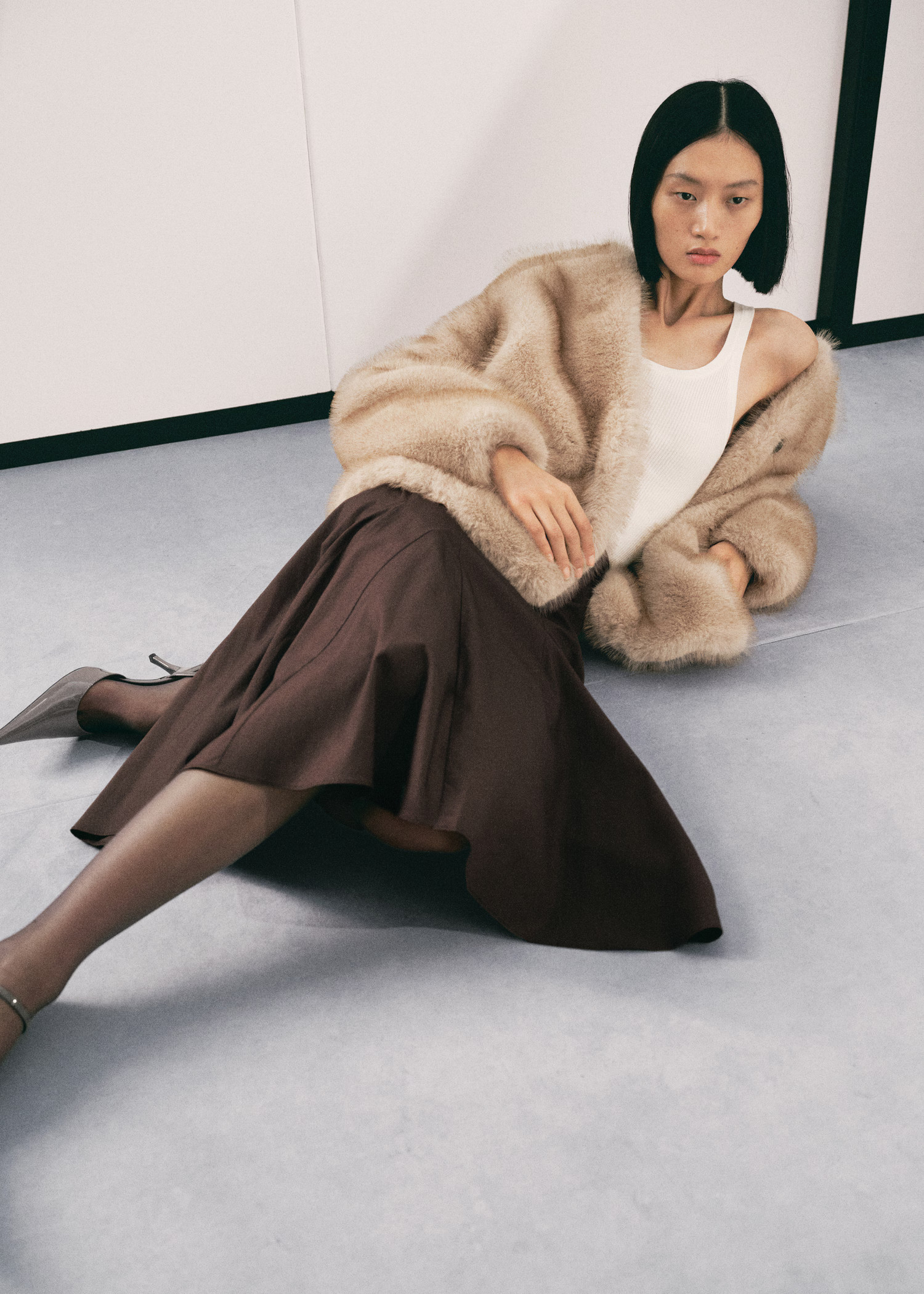 Fur-effect coat with buttons | MANGO (UK)