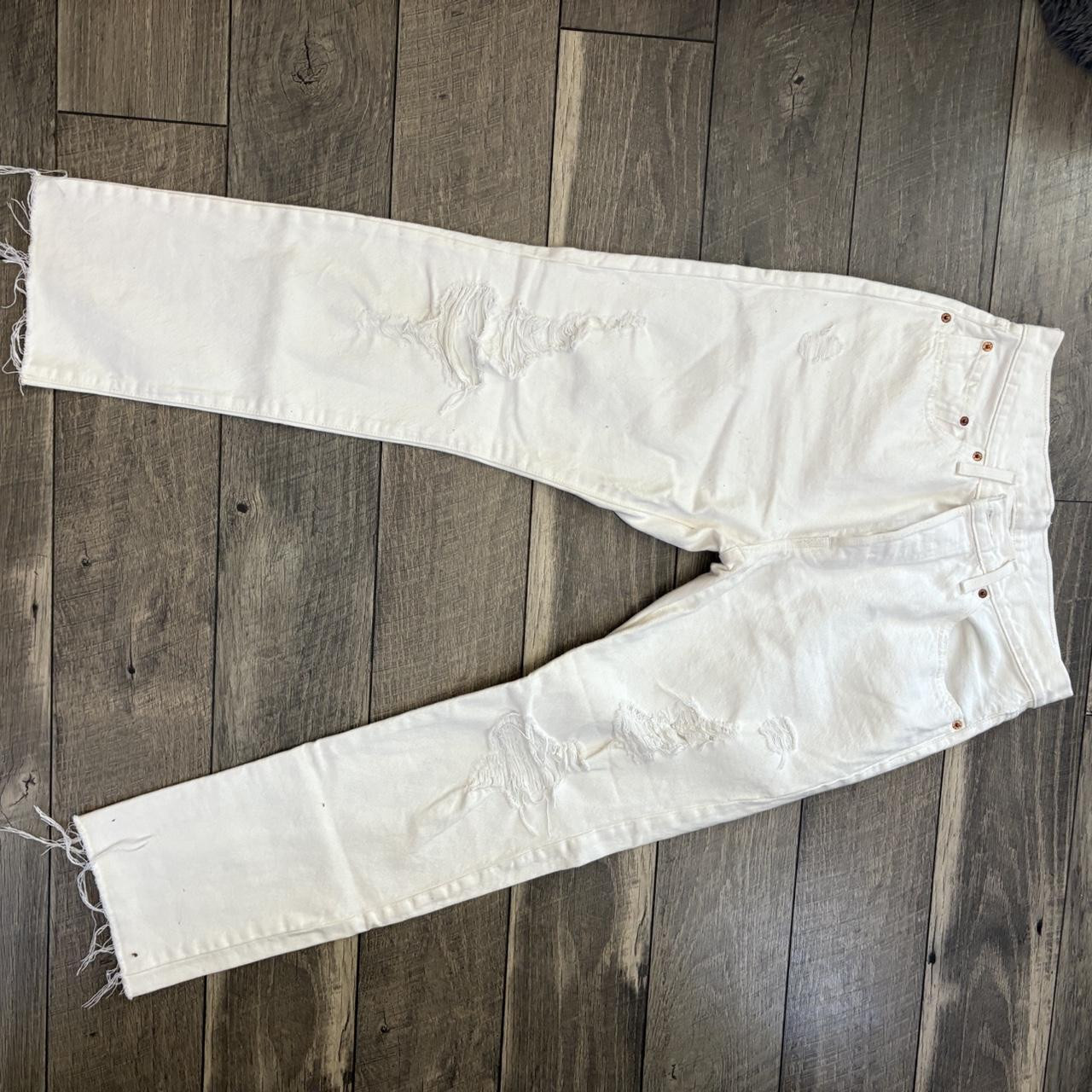 Levi's Women's Distressed Jeans - White - 31 | Depop US