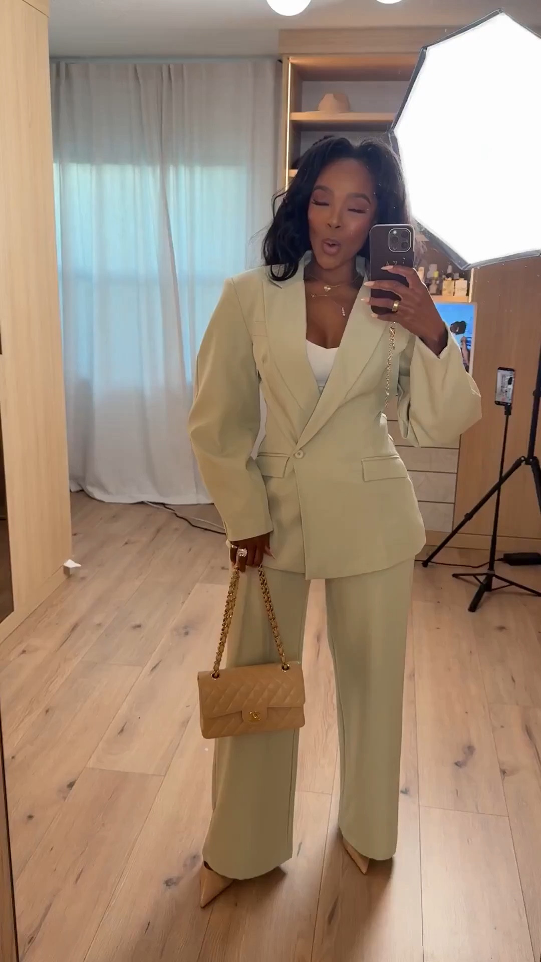 Scroll to shop this neutral tailored set 🤍

This soft-toned suit is the perfect mix of polished and modern—structured blazer with wide-leg trousers creates a timeless look you can style multiple ways, making it a strong investment piece with a low cost per wear over time.

Perfect for work, meetings, brunch, or elevated day-to-night looks.

📏 Measurements: 5’4”, 140 lbs, 34D bust, 27” waist, 40” hips

Follow me on Instagram and YouTube @kirasfashionfinds
@prettylittlething y