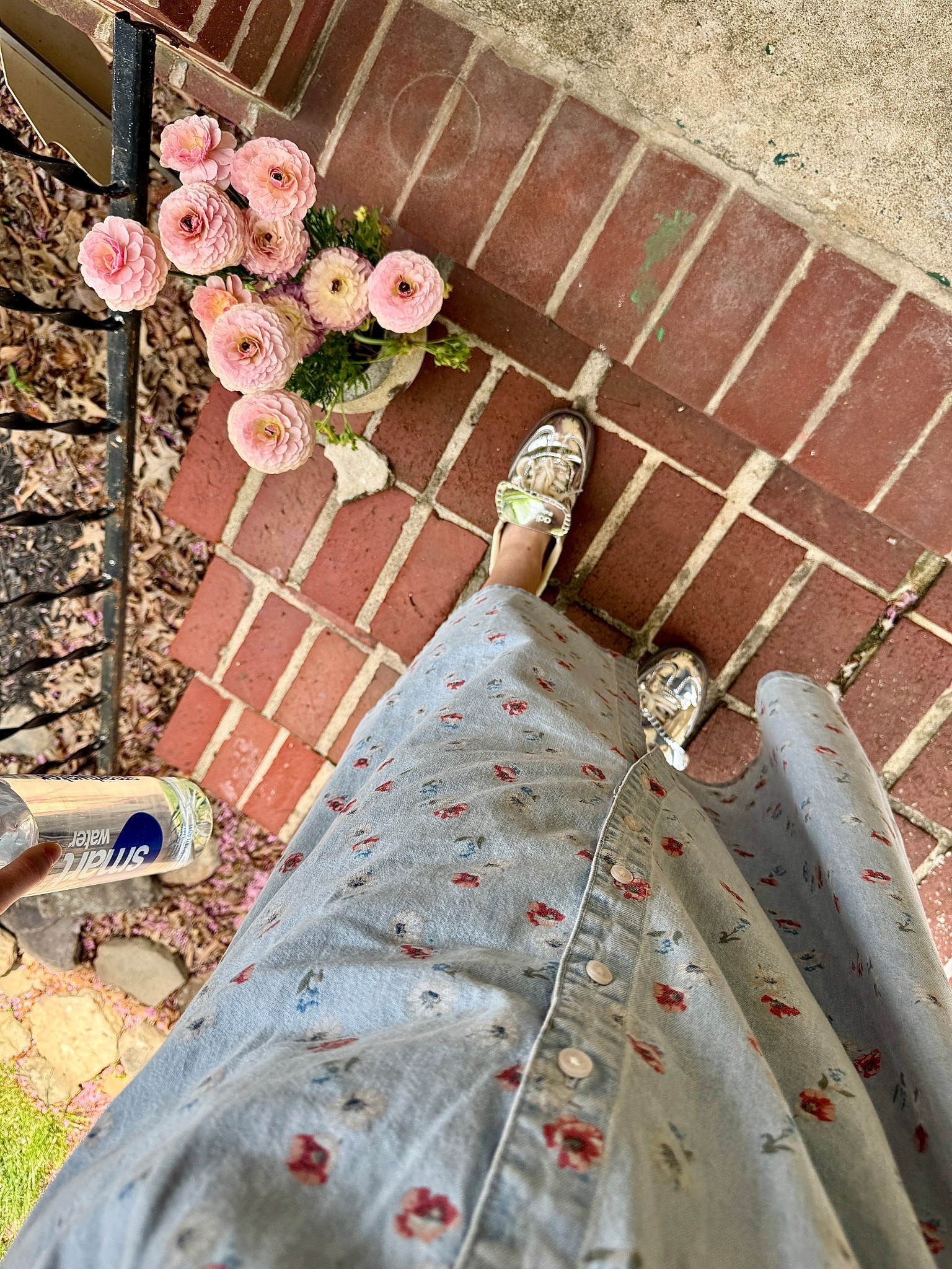 Have worn this exact outfit for the past 3 days 🌸 

Gap, floral dress, spring dress 


#LTKFindsUnder100 #LTKSeasonal #LTKMidsize