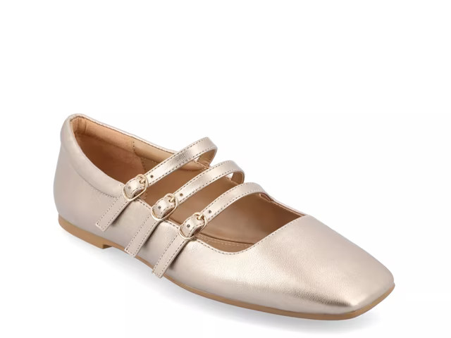 Journee Collection Darlin Flat | DSW
