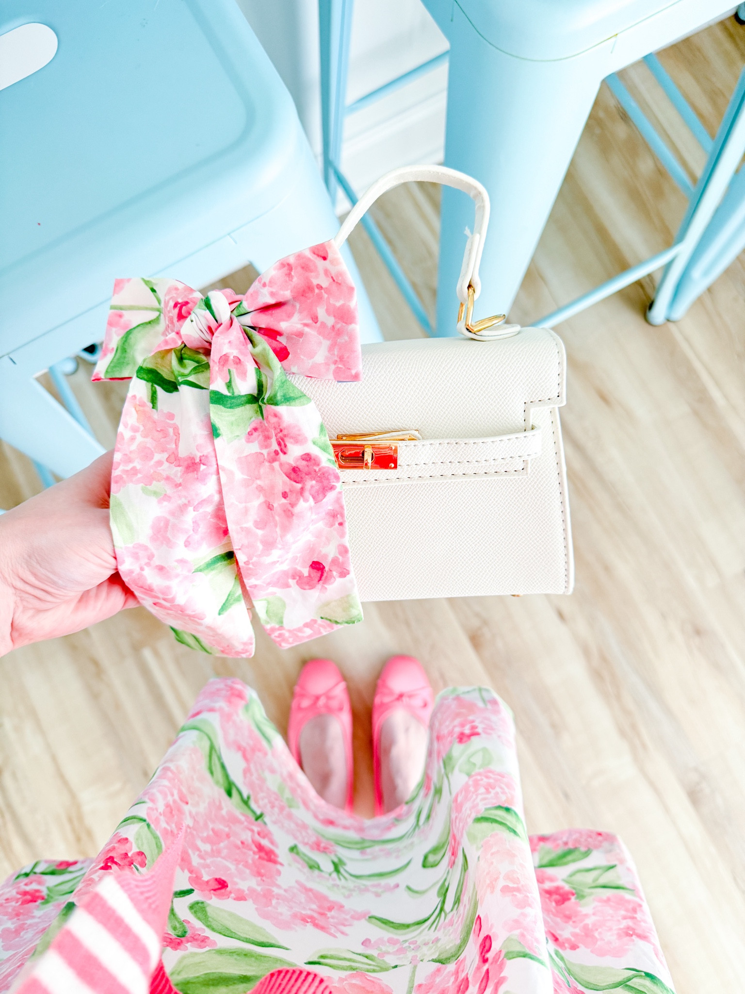 Using a Hill House Home bow as a handbag accessory! 

#LTKStyleTip #LTKFindsUnder50 #LTKItBag