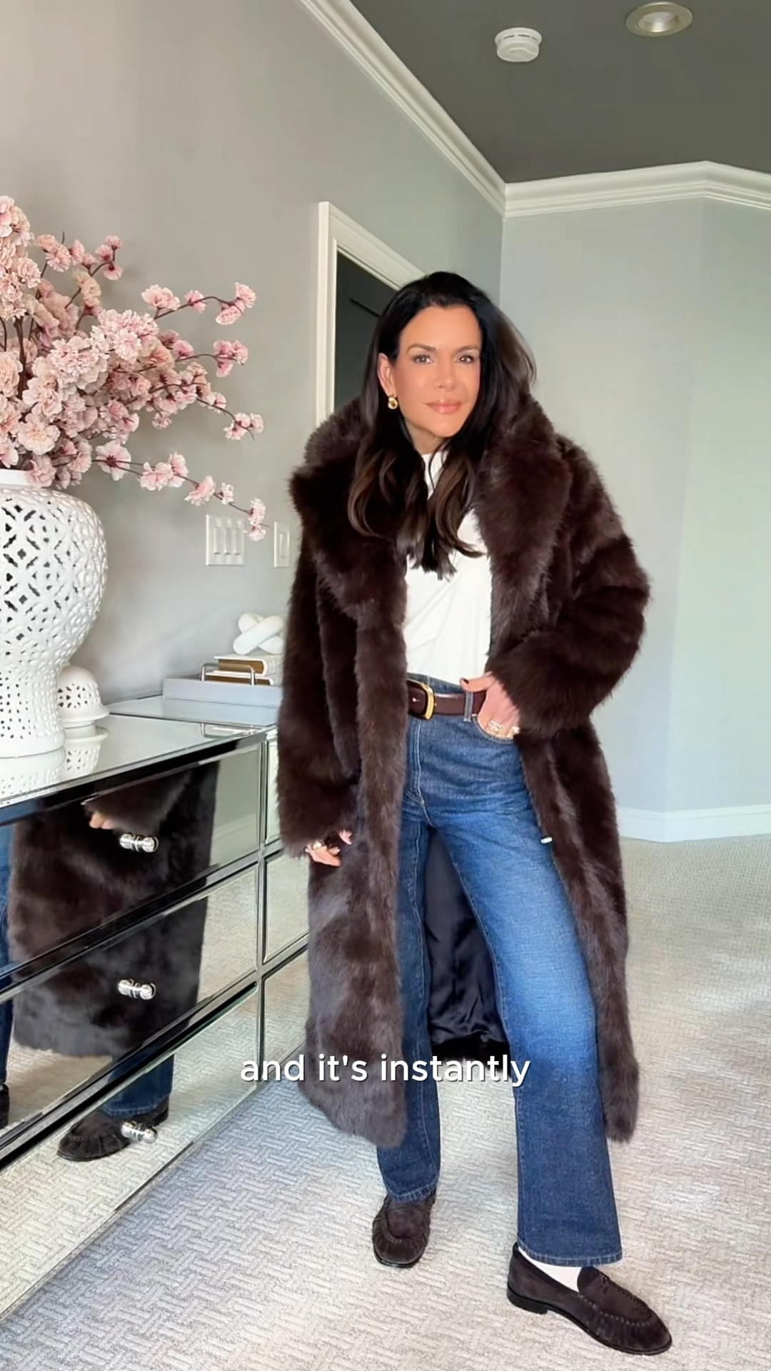 A statement cost is a must have for winter 2026 🤎

#LTKOver40