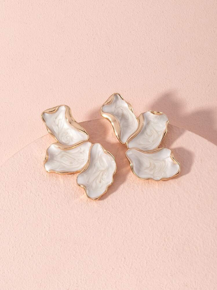 Vintage Flower Design Stud Earrings | SHEIN