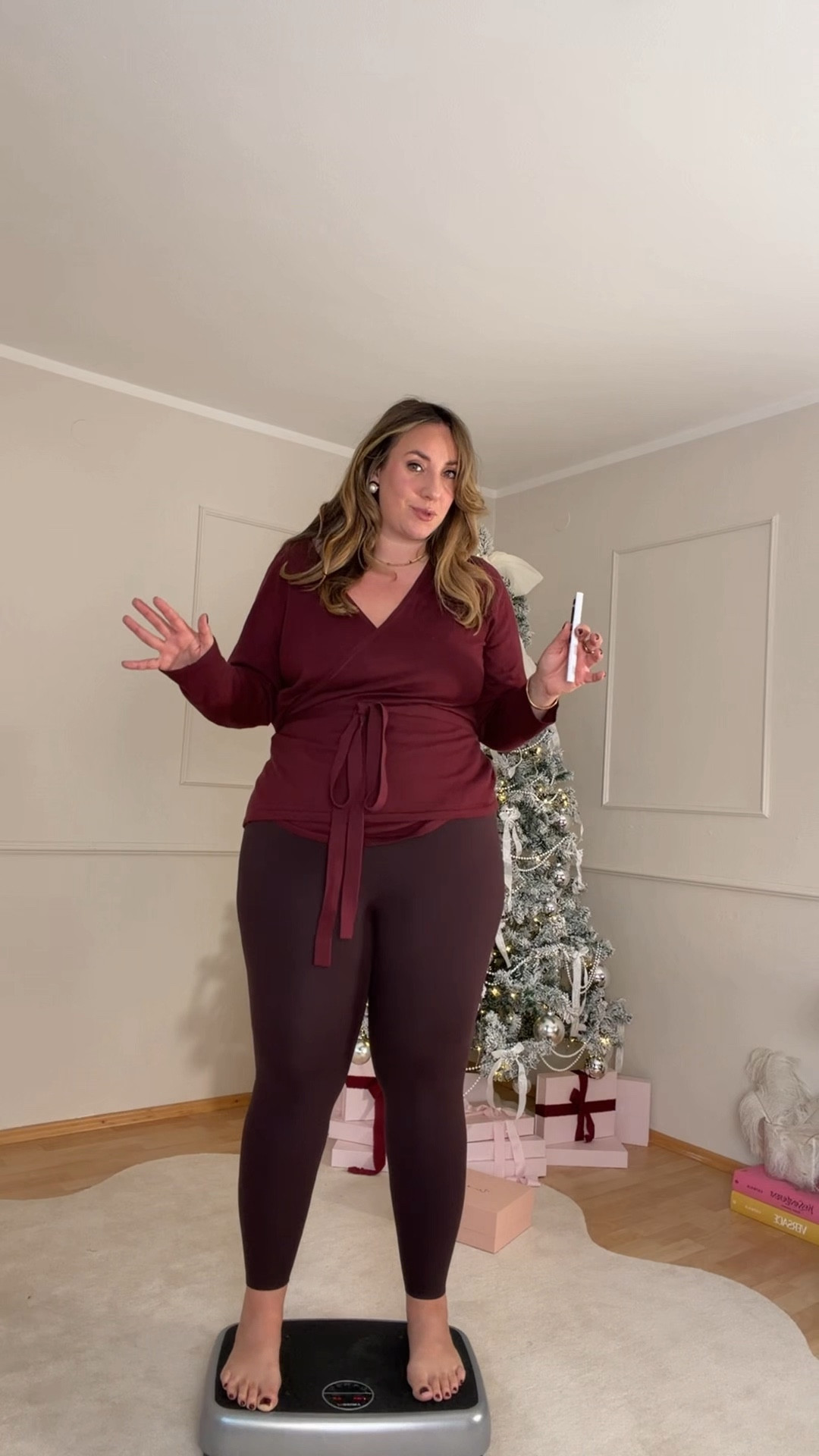 Ob diese Vibrationsplatte eine gute Anschaffung war? Definitiv JA! Merke deutlich, dass meine Beine straffer sind. Ob es nur daran liegt oder aus der Kombination mit Pilates, ich weiß es nicht. 

#LTKCyberWeek #LTKdeutschland #LTKfitness