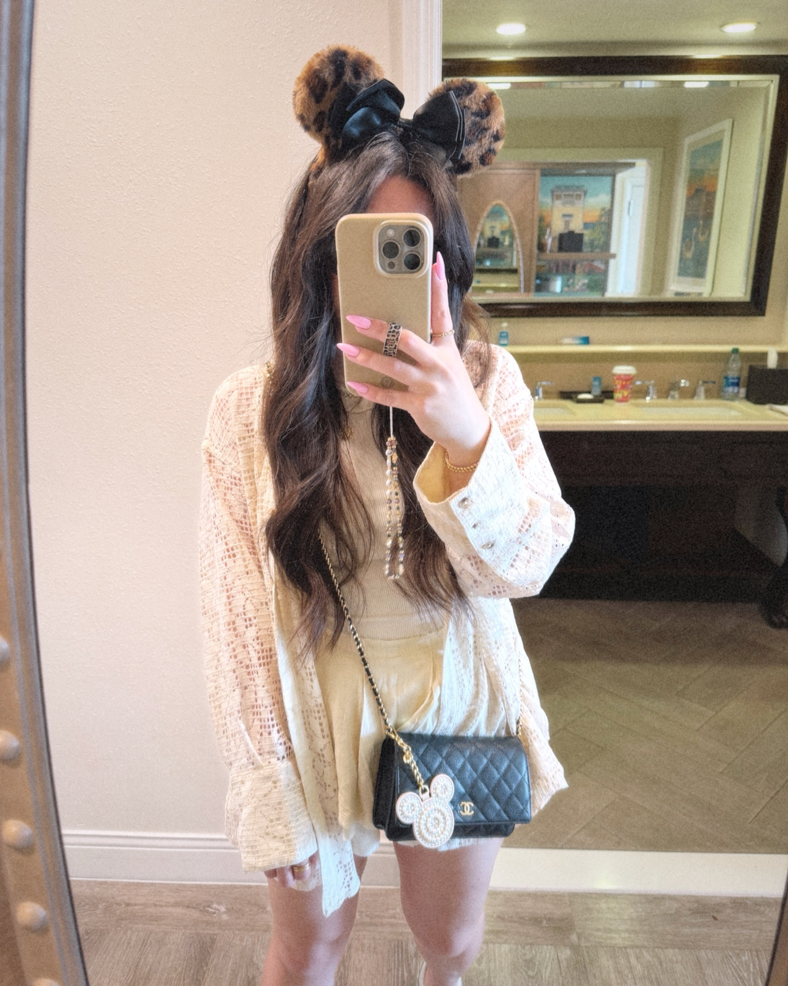 disney world outfit day one 🐭⭐️

#LTKSeasonal #LTKfindsunder100 #LTKstyletip