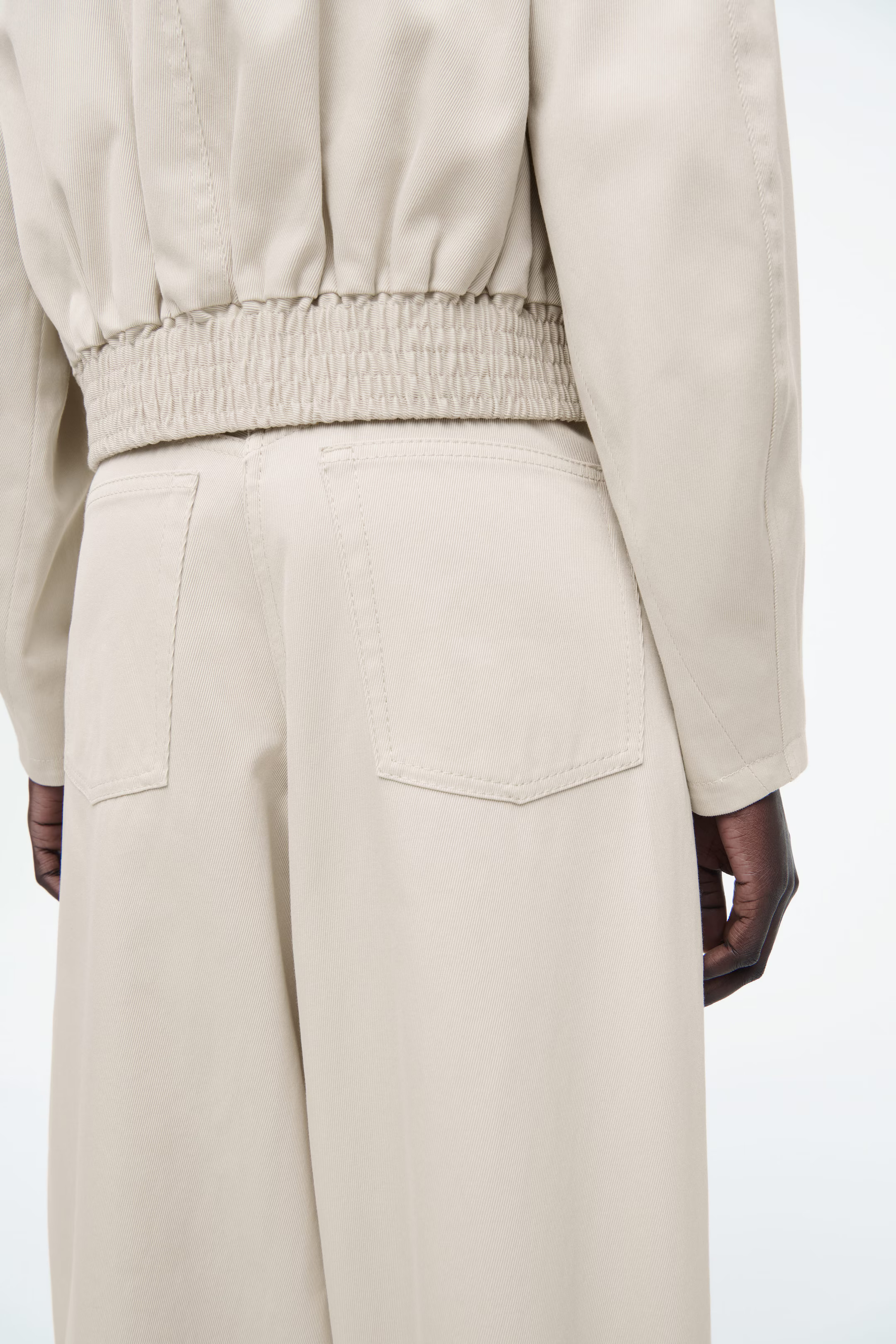 BAUMWOLLHOSE MIT WEITEM BEIN - HELLES BEIGE | COS (EU)