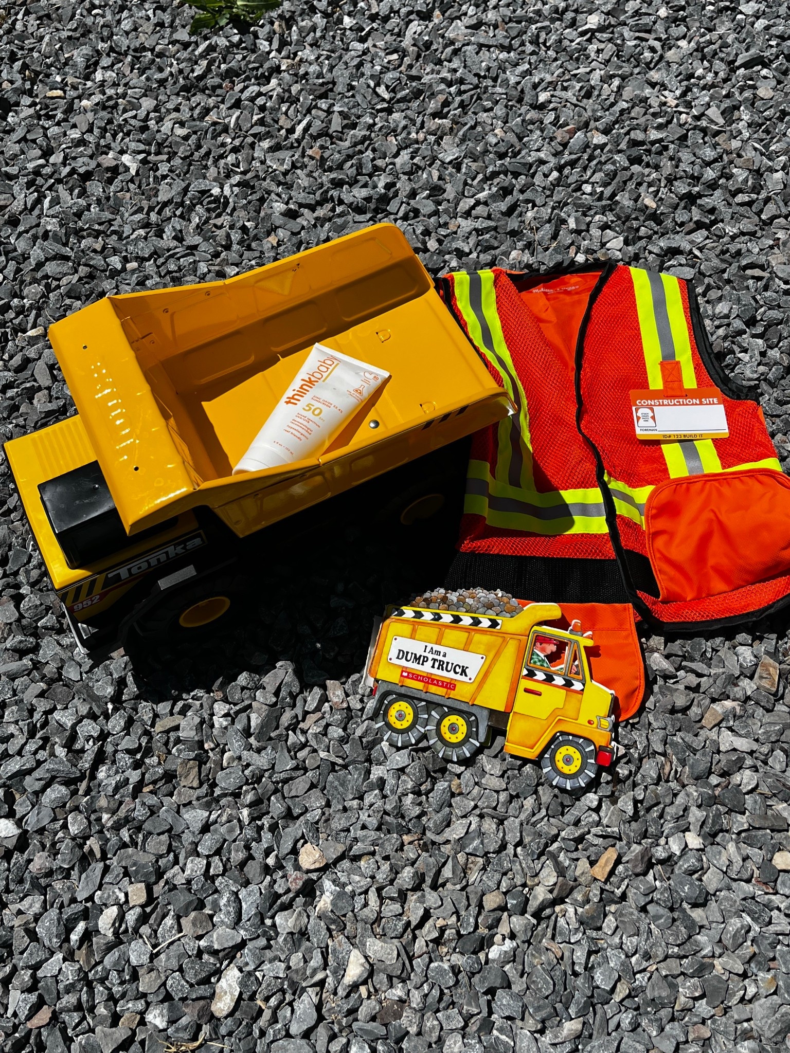 Summer outdoor toddler construction pretend play 🚧🦺🏗️🚜



#LTKKids #LTKFamily #LTKSummerEdit
