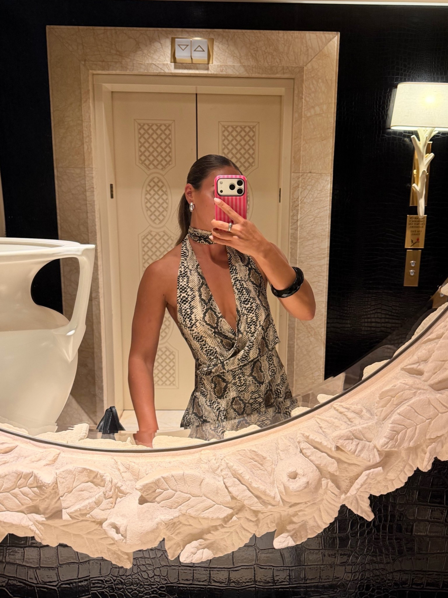 V E G A S  dress code approved

#LTKootd