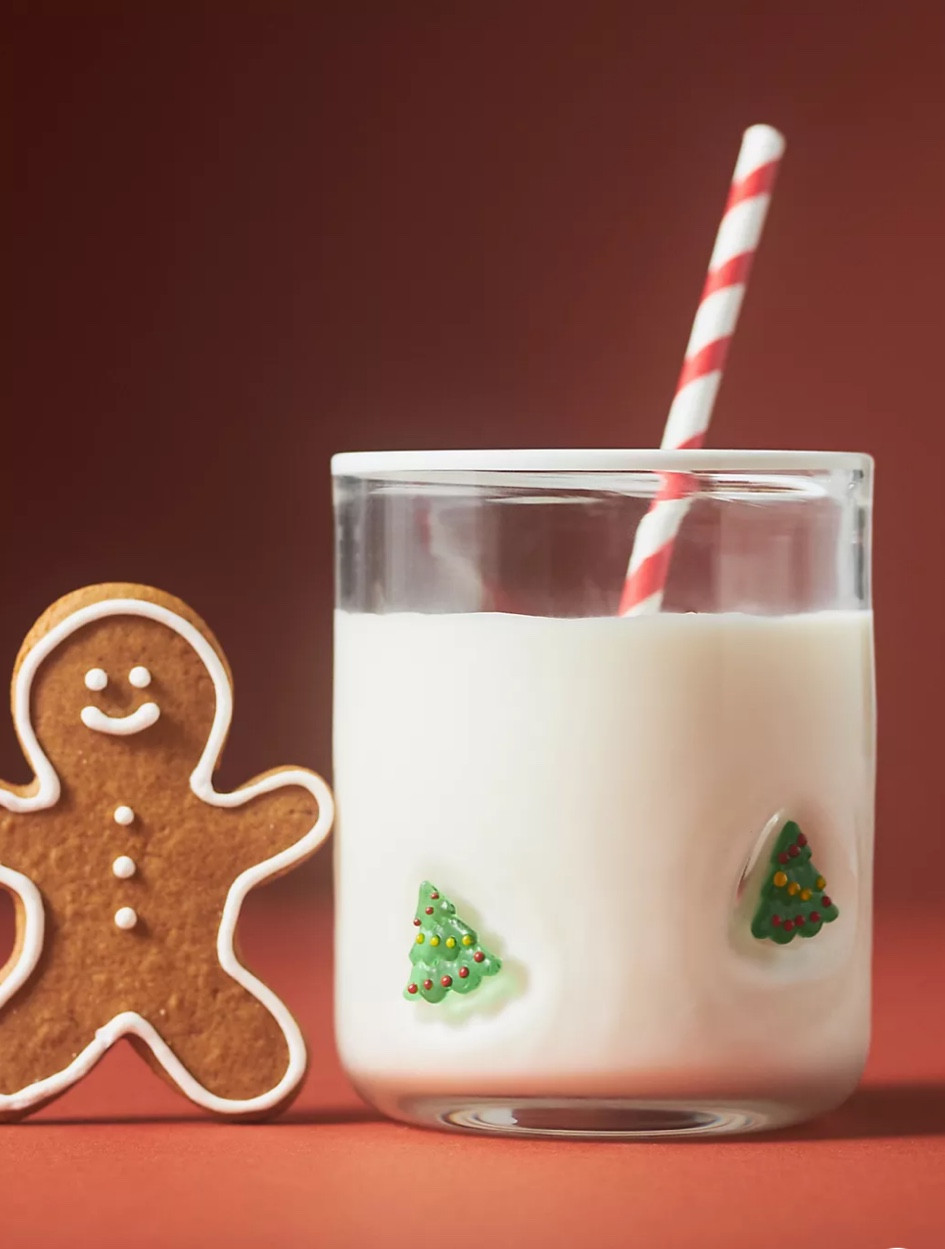 Holiday cups from #Anthropologie are the cutest!! 💚❤️

#holidaycups #homedecor #holidayseason

#LTKParties #LTKHome #LTKFindsUnder50