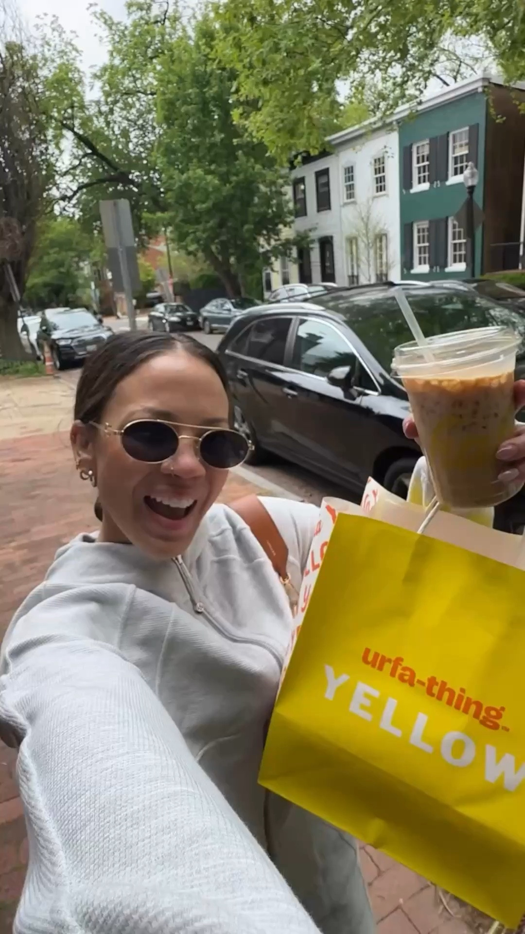 Lattes + a fresh sunless tan @ebzsunless = instant mood boost ✨

and no more stained sheets thanks to @tan.fan.co sleep sac 🙌🏽

Comment ‘link’ and I’ll send it your way.

#vlog #selfcareroutine #glowuproutine #morninglatte #dayi̇nmylife