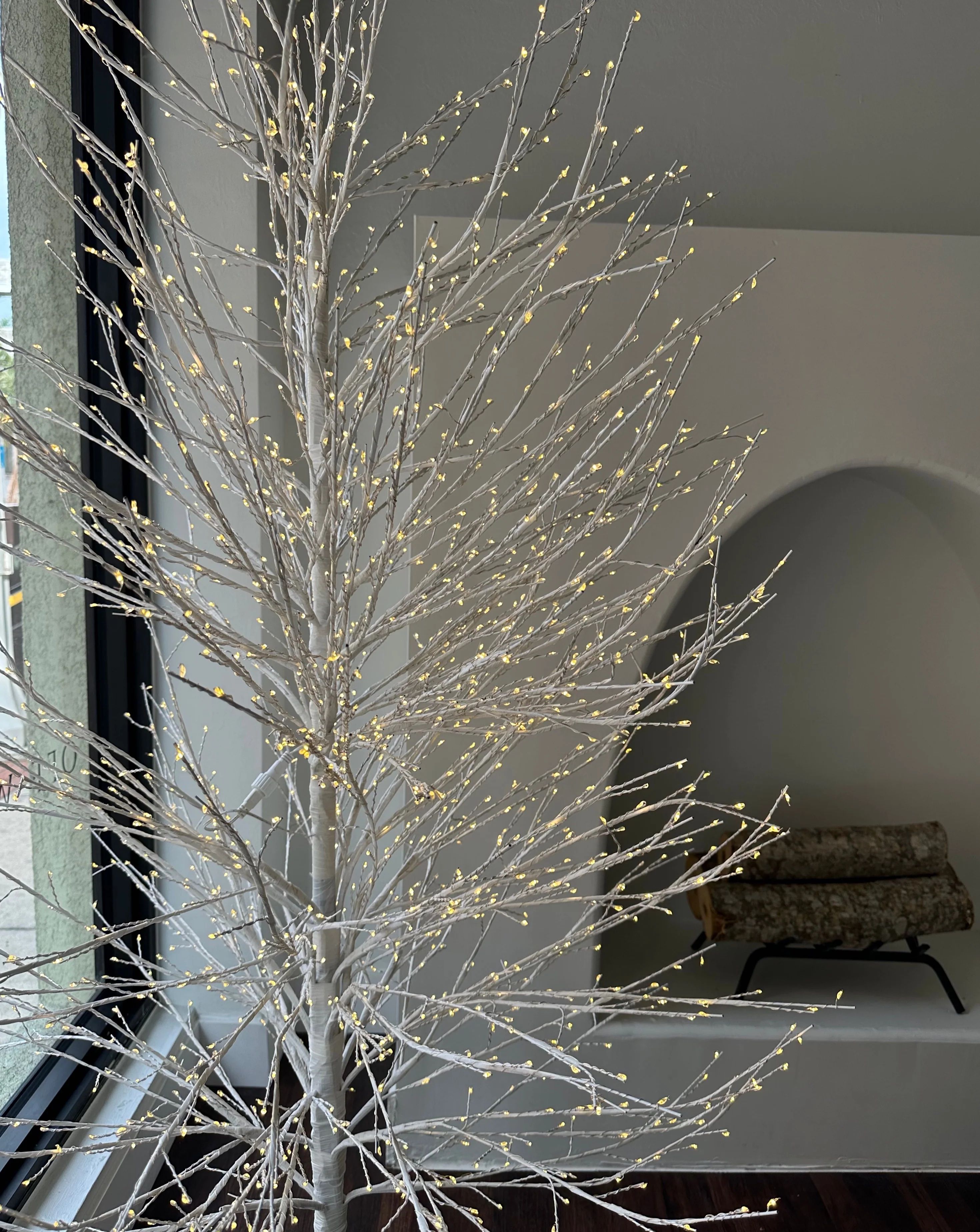 ILLUMINATING WHITE TREE | Off-White Palette