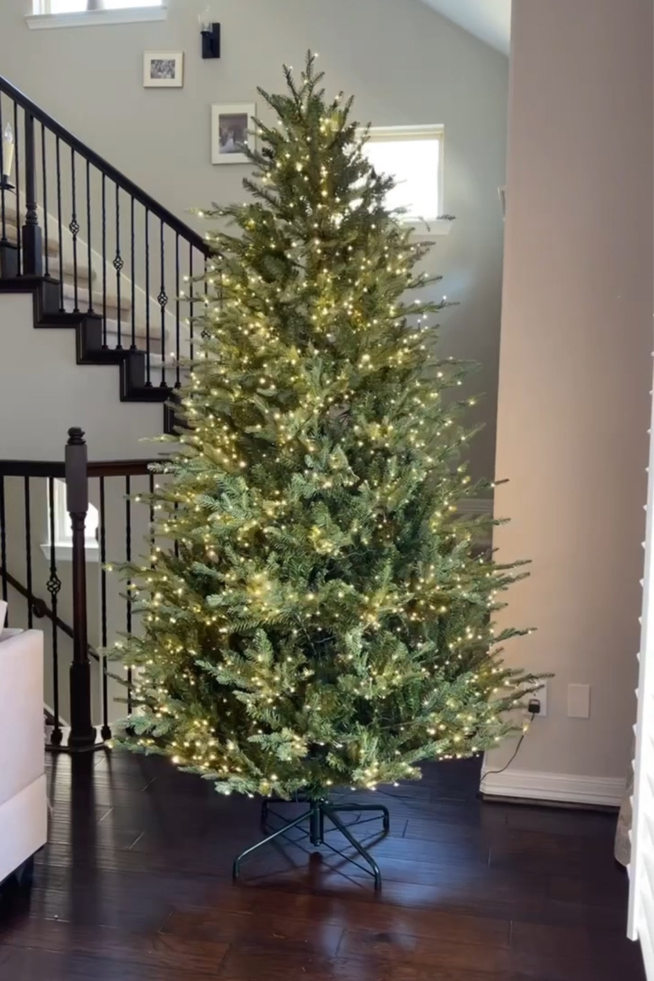 The perfect tree 🥹 

#LTKSaleAlert #LTKSeasonal #LTKHome
