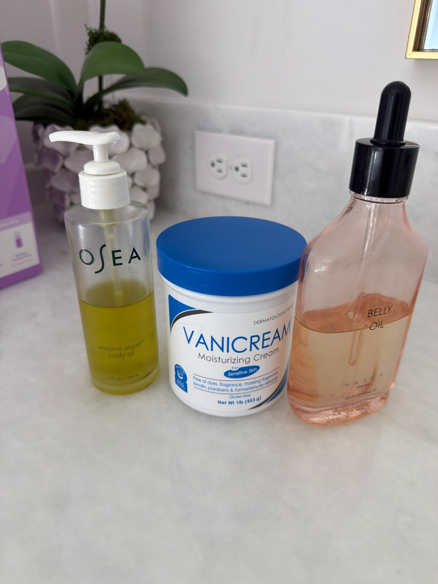 Pregnancy body combo 
Pregnant must haves 
Step 1: Bump oil 
Step 2: Body oil (for all over) 
Step 3: Vanicream (for all over) for itching if you’re super dry (3rd trimester)

#LTKselfcare #LTKmomlife #LTKBump