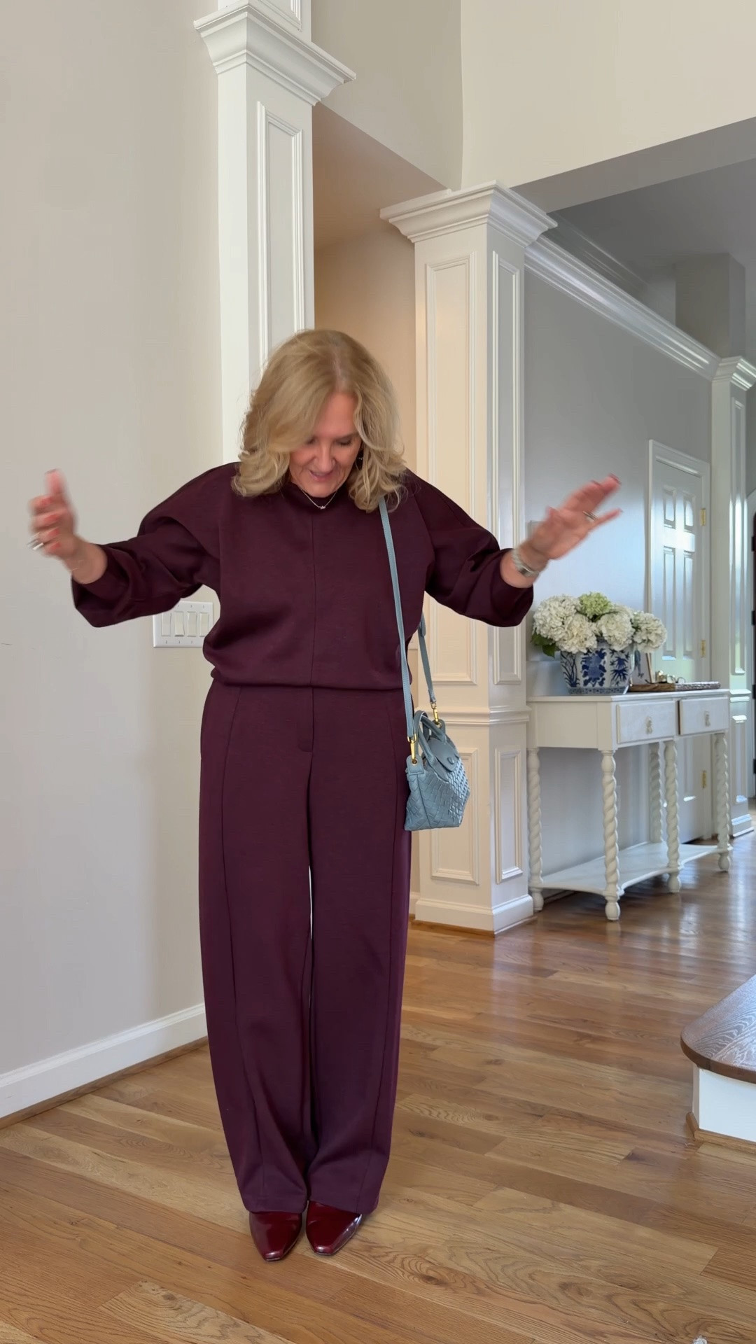 @kohls #kohls #kohlspartner #kohlsfinds
This set is a ponte knit and could pass for work wear or loungewear. 
Pull on trousers faux fly
Top size small
Pants size med