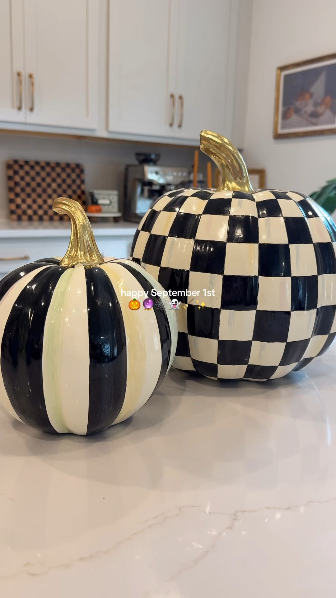 Happy spooky month eve 🎃🕯️🖤

#HalloweenDecor #SpookySeason #HalloweenHome #HalloweenAesthetic #Halloween2026

#LTKstorytime #LTKSeasonal #LTKHome