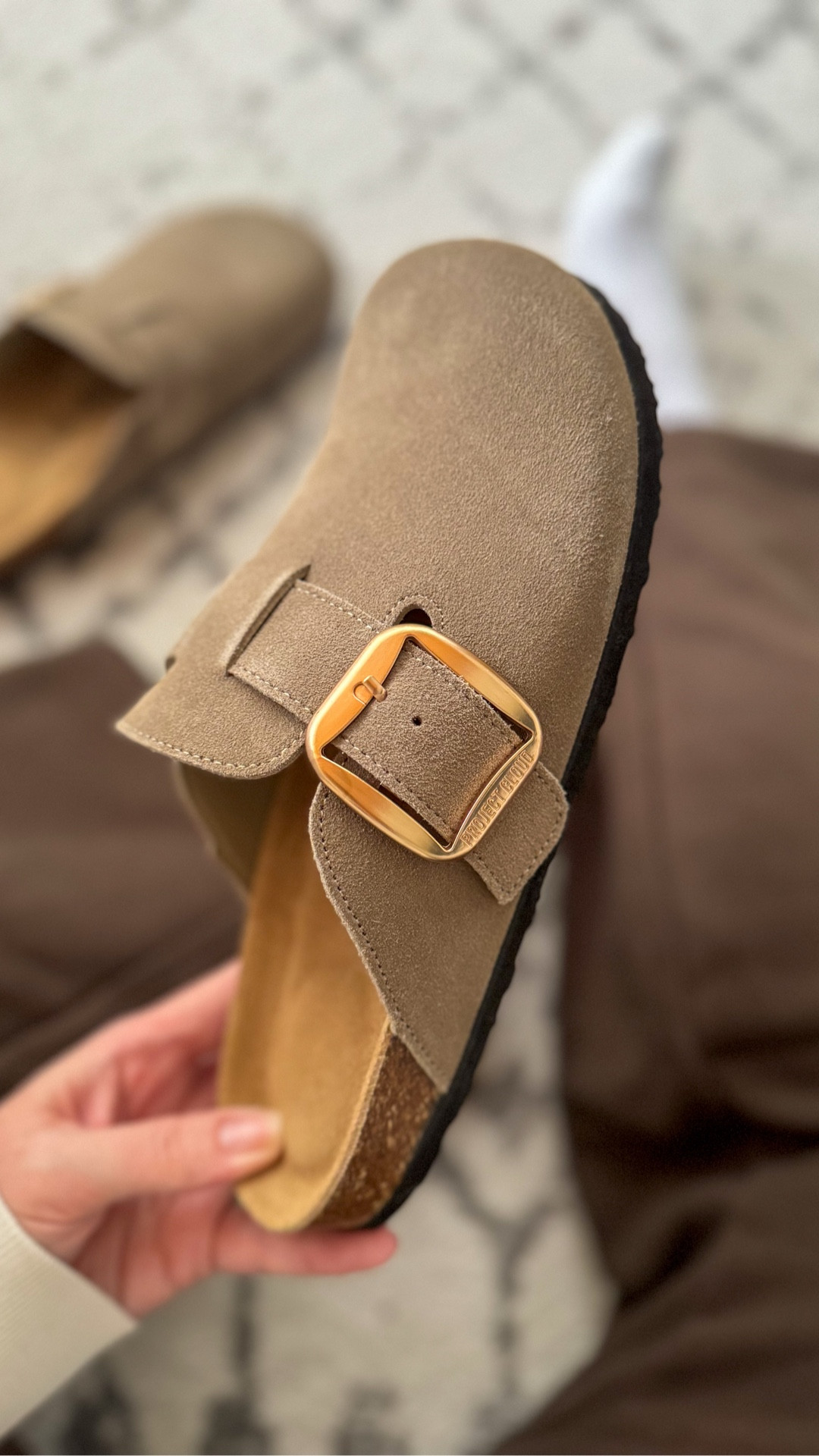 Big buckle clogs, clogs, fall shoes, casual fall shoes, project cloud, Amazon shoes 

#LTKSeasonal #LTKShoeCrush #LTKFindsUnder100