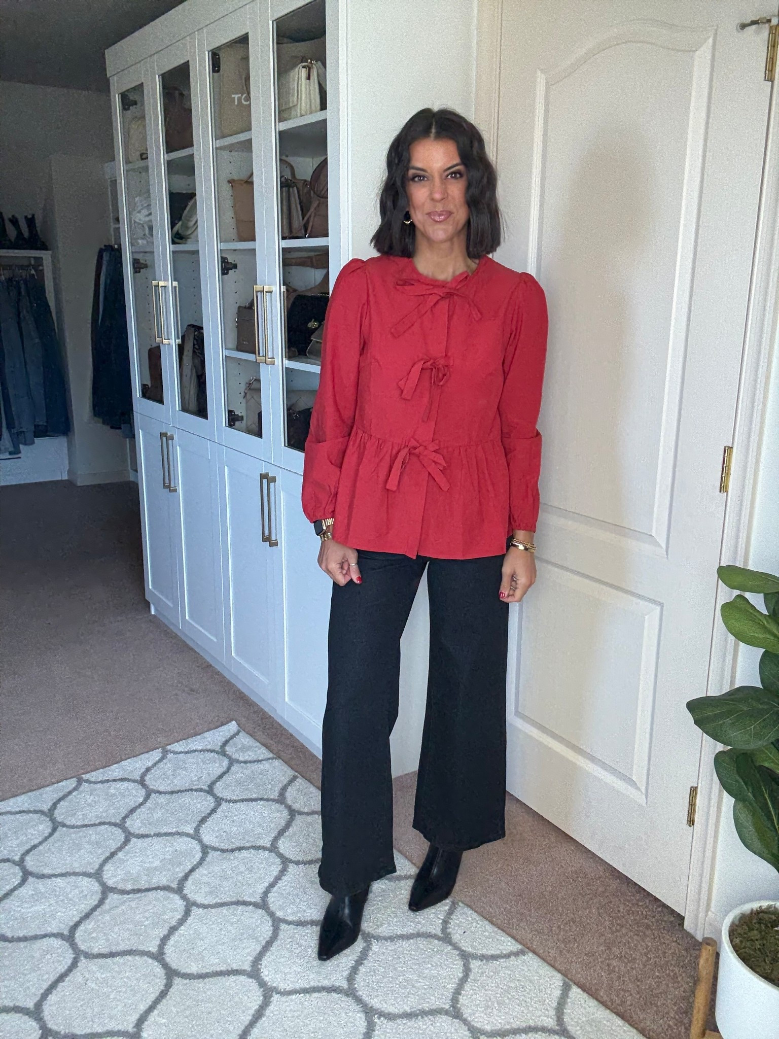 Size small in blouse and size 4 in jeans
Posted today


#LTKFindsUnder100 #LTKSeasonal #LTKHoliday