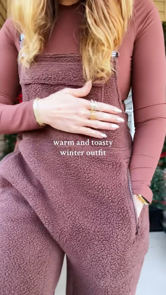 Fleece overalls are officially my winter personality. Cozy, oversized, and basically wearable blankets with pockets.

#winteroutfitideas #casualstyle 
#cozystyle #fleeceoveralls #winterfashion #fashion #comfyoutfits #winterwardrobe

#LTKSeasonal #LTKootd #LTKSaleAlert