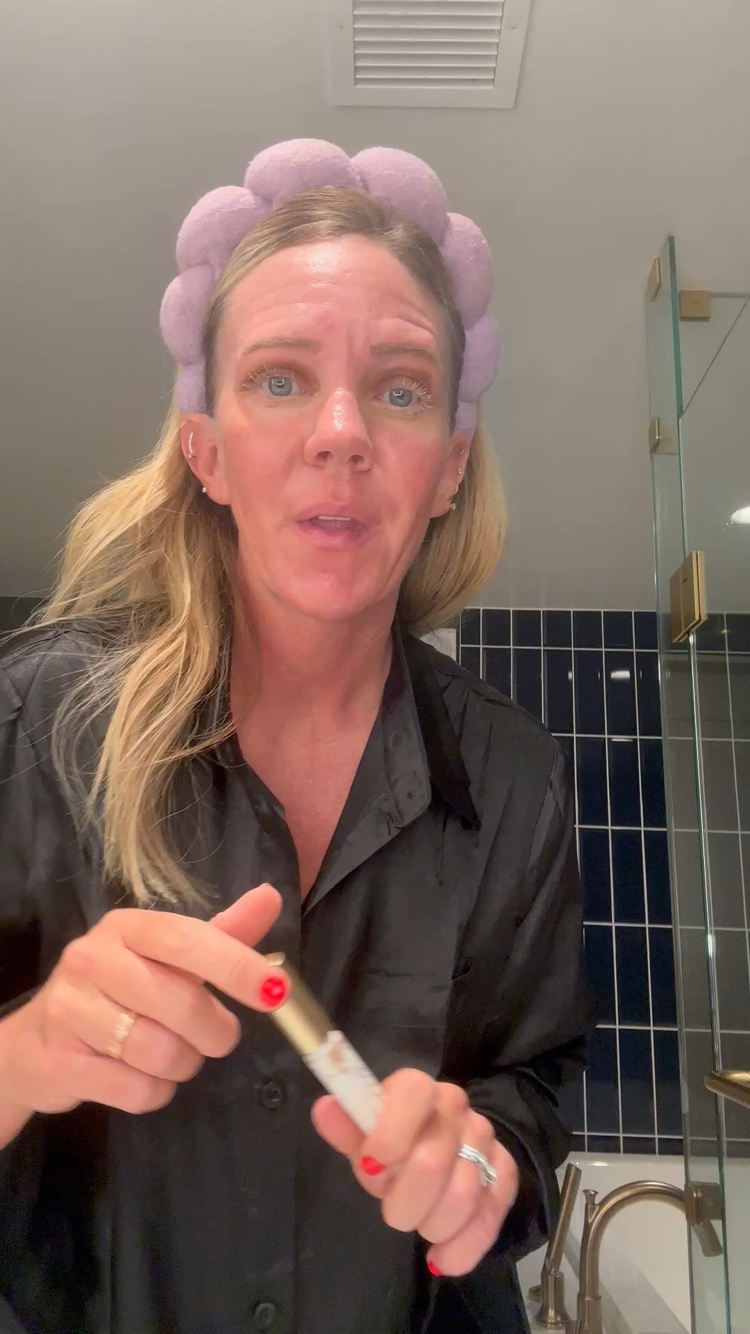 I always use a primer before I apply mascara!!! @loreal is my absolute favorite! It’s so good! Also linking my spa headband! #loreal #mascara #primer #beauty #spaheadband #target #walmart 




#LTKgrwm #LTKselfcare #LTKmomlife