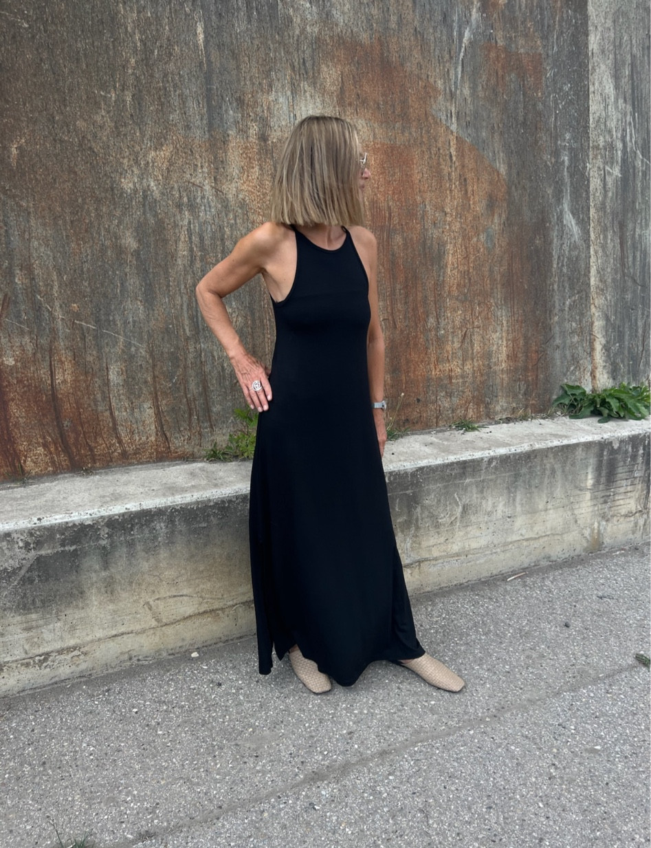 Klassisch schlicht und schön 
#summerlookinspo #summeroutfit #blackdress

#LTKsalealert #LTKunder50 #LTKstyletip