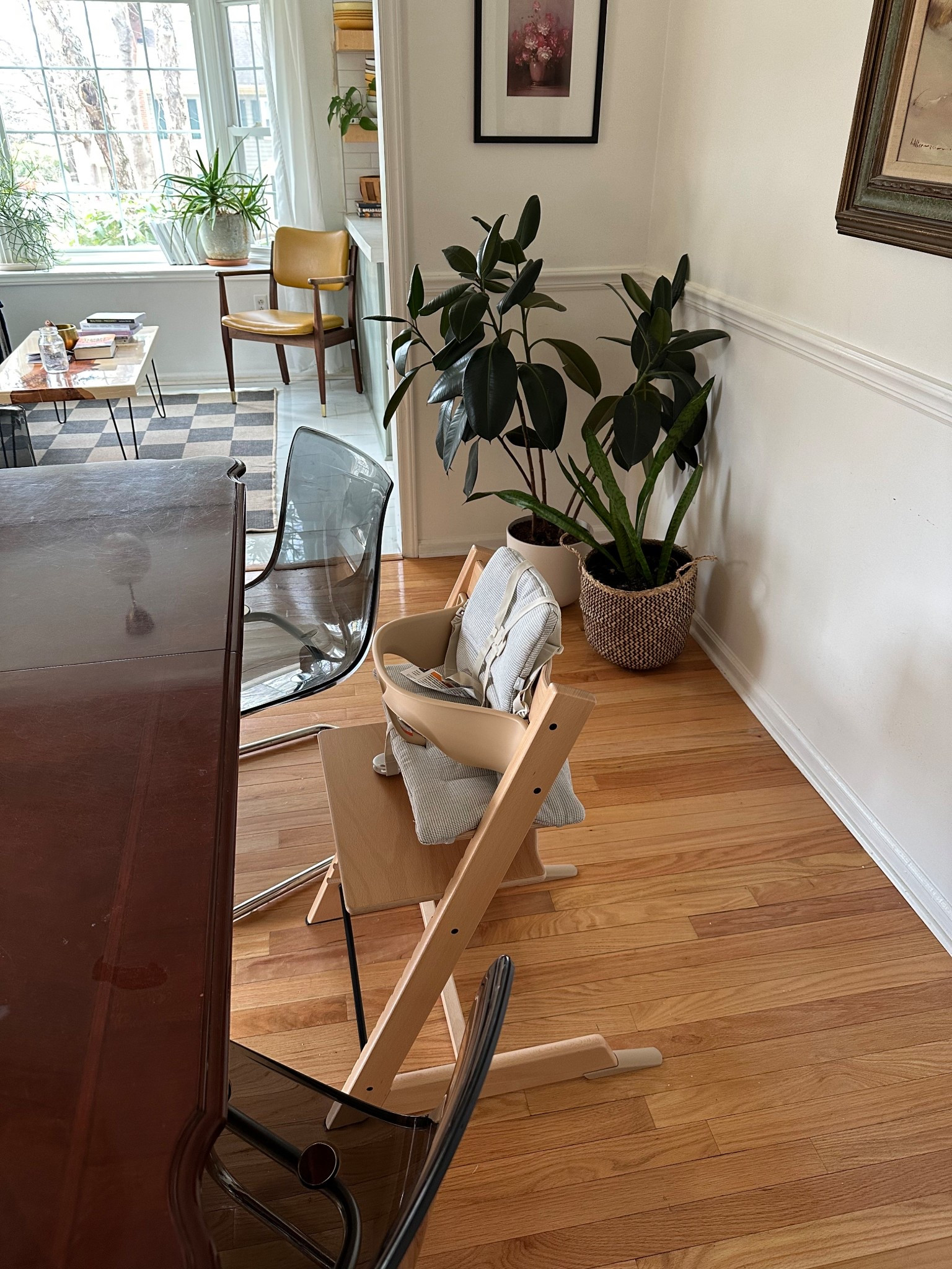 THE baby high chair! Nontoxic, made out of organic cotton and wood. Ergonomic for optimal body positioning  