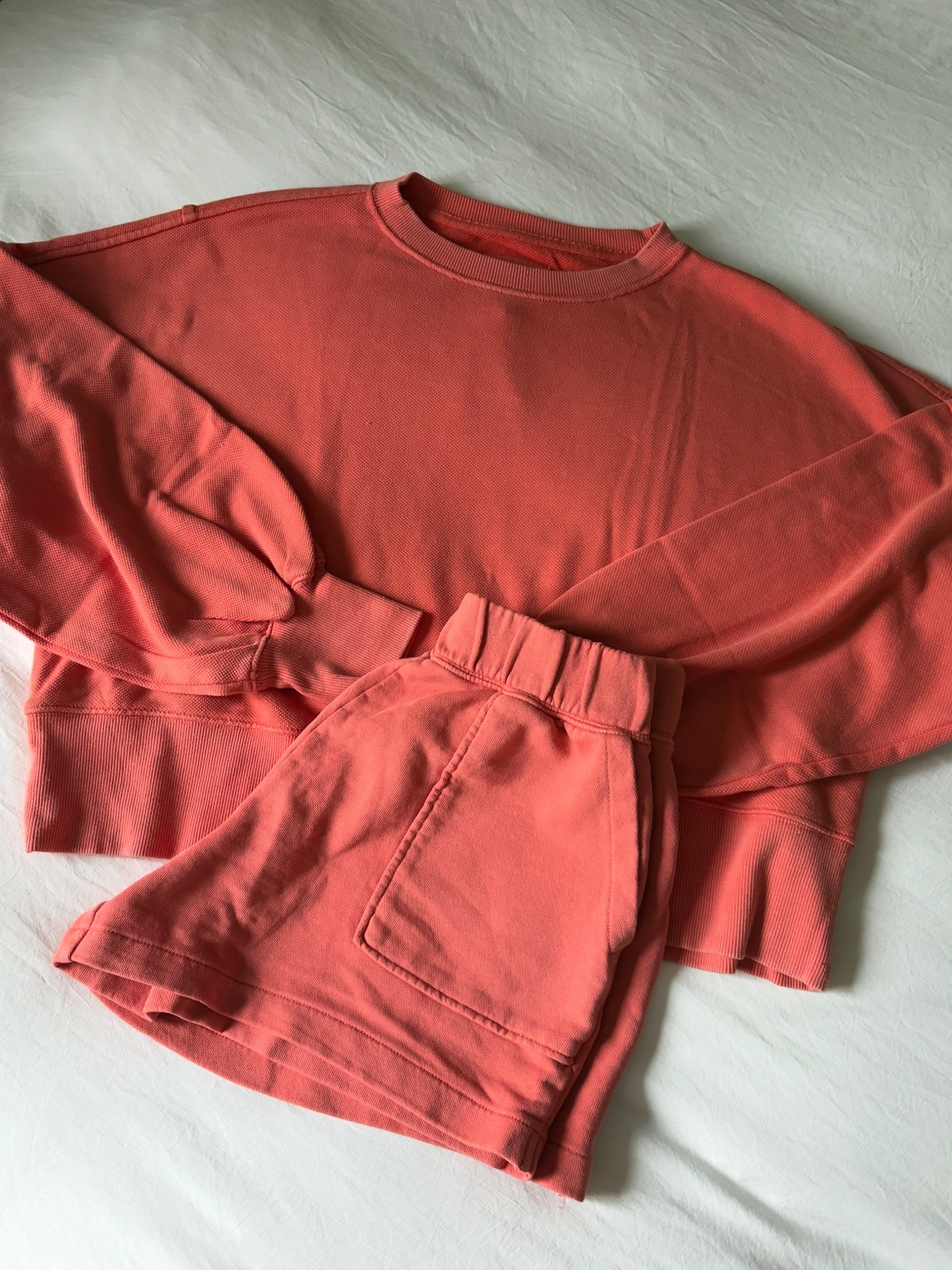 My @Aerie Rusty Peach sweatshirt and short set arrived! 🧡☁️✨🌅

#aerie #set #loungewear #springclothes #newarrivals #vacationclothes

#LTKSpringSale #LTKSeasonal
