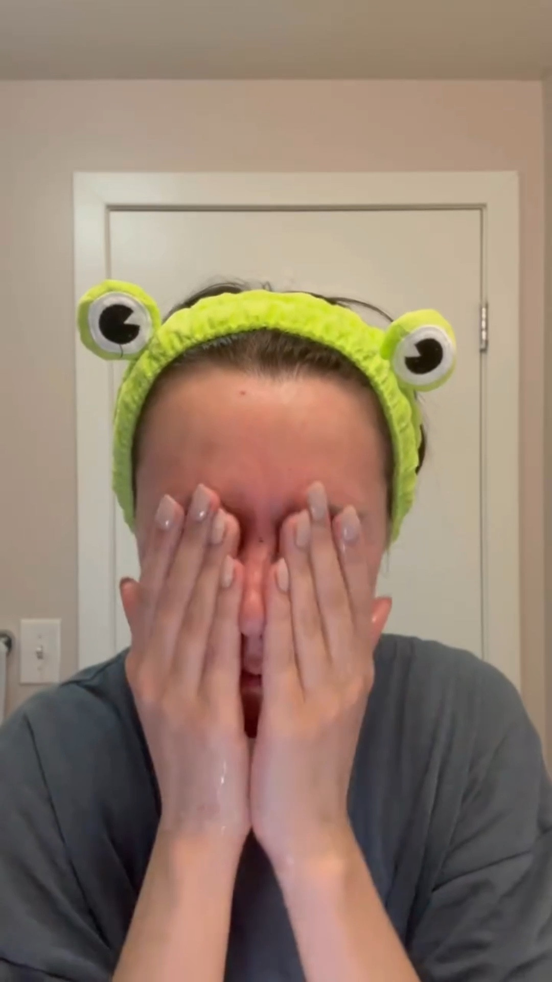 Comment “SKINCARE” for the links or grab them now in-store at @target or online at Target.com. 🤎💕 Do you want glass skin without the 10-step routine? 👀 I’ll tell you my secret…

The Face Shop’s Rice Water Bright Collection is one of Korea’s most popular skincare lines—and now it’s available at Target & Target.com 🛒✨. Featuring the No.1 Cleansing Wipes & No.1 Cleanser in Korea, these products are made with traditional Korean rice water, known for its brightening and hydrating properties.

✨ Step 1: Rice Water Bright Oil Cleanser melts away makeup effortlessly.
✨ Step 2: Rice Water Bright Facial Wipes gently cleanse while leaving skin fresh, hydrated, and glowing.
✨ Step 3: Rice Water Bright Foaming Cleanser deeply cleans pores with its whipped texture—removing 99.9% of pore-clogging impurities after just one use.

Your affordable K-beauty must-haves are literally a Target run away. 💖

Which product are you most interested in? ⬇️

➡️ Comment “SKINCARE” or “SHOP” to get the links sent straight to your DMs or grab them now in-store at @target or online at Target.com.

➡️ Follow me @rachel.corridean for more everyday skincare & style finds you’ll actually use.
.
.
.
#thefaceshop #target @thefaceshop @target #koreanskincare 

I’m Rachel Corridean — Philly-based content creator sharing My sensitive skin journey finds. 

Korean skincare, Target beauty finds, glass skin routine, affordable skincare Target, The Face Shop Rice Water Bright, 1 Korean cleanser, K-beauty Target, best facial wipes, hydrating foaming cleanser, double cleansing routine