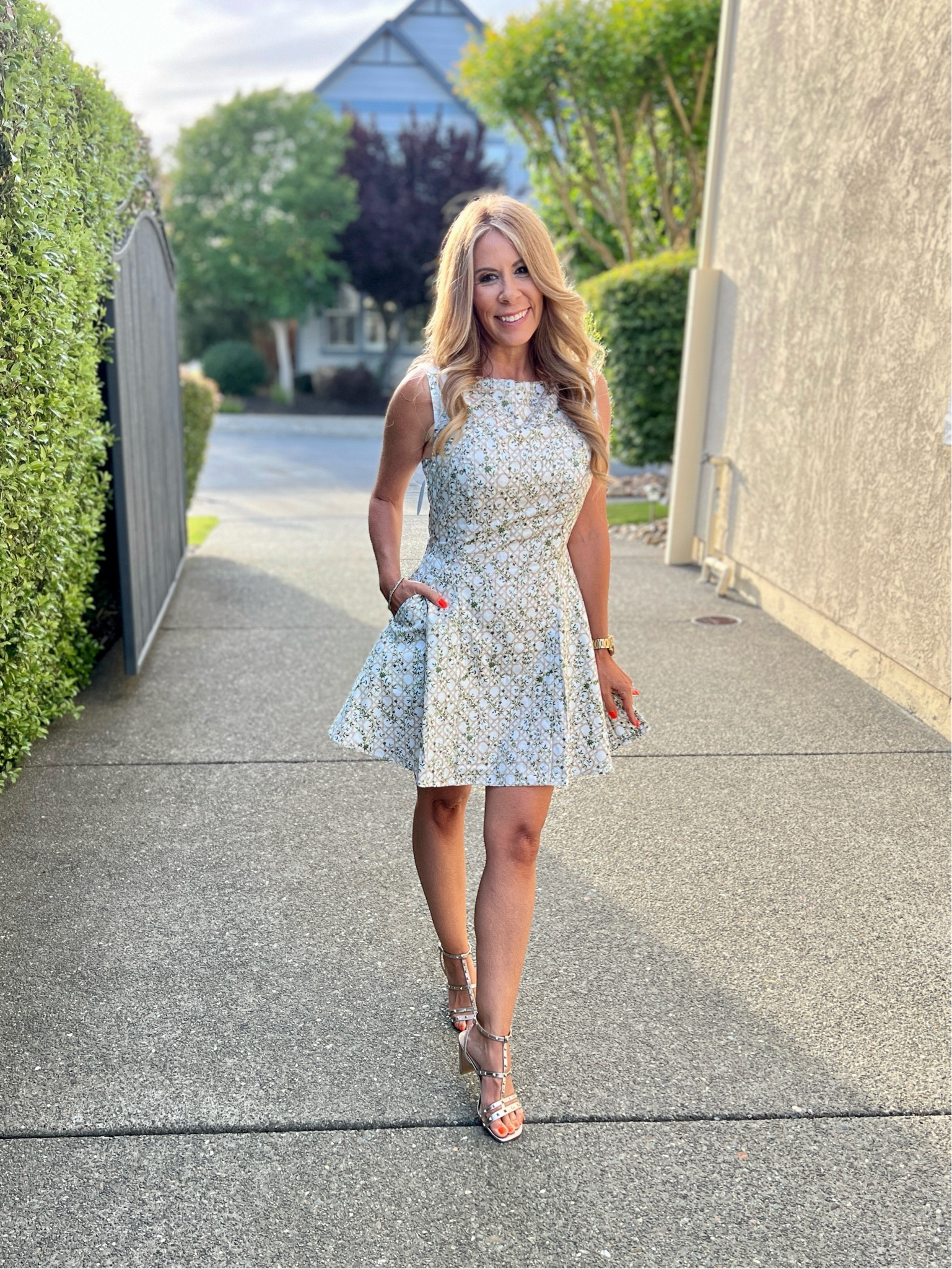 My gorgeous tailored summer dress

#LTKSeasonal #LTKOver40
